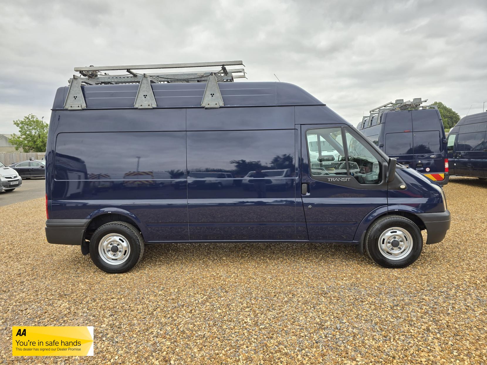 Ford Transit 2.2 TDCi 350 Panel Van 5dr Diesel Manual FWD L2 H1 (209 g/km, 123 bhp)