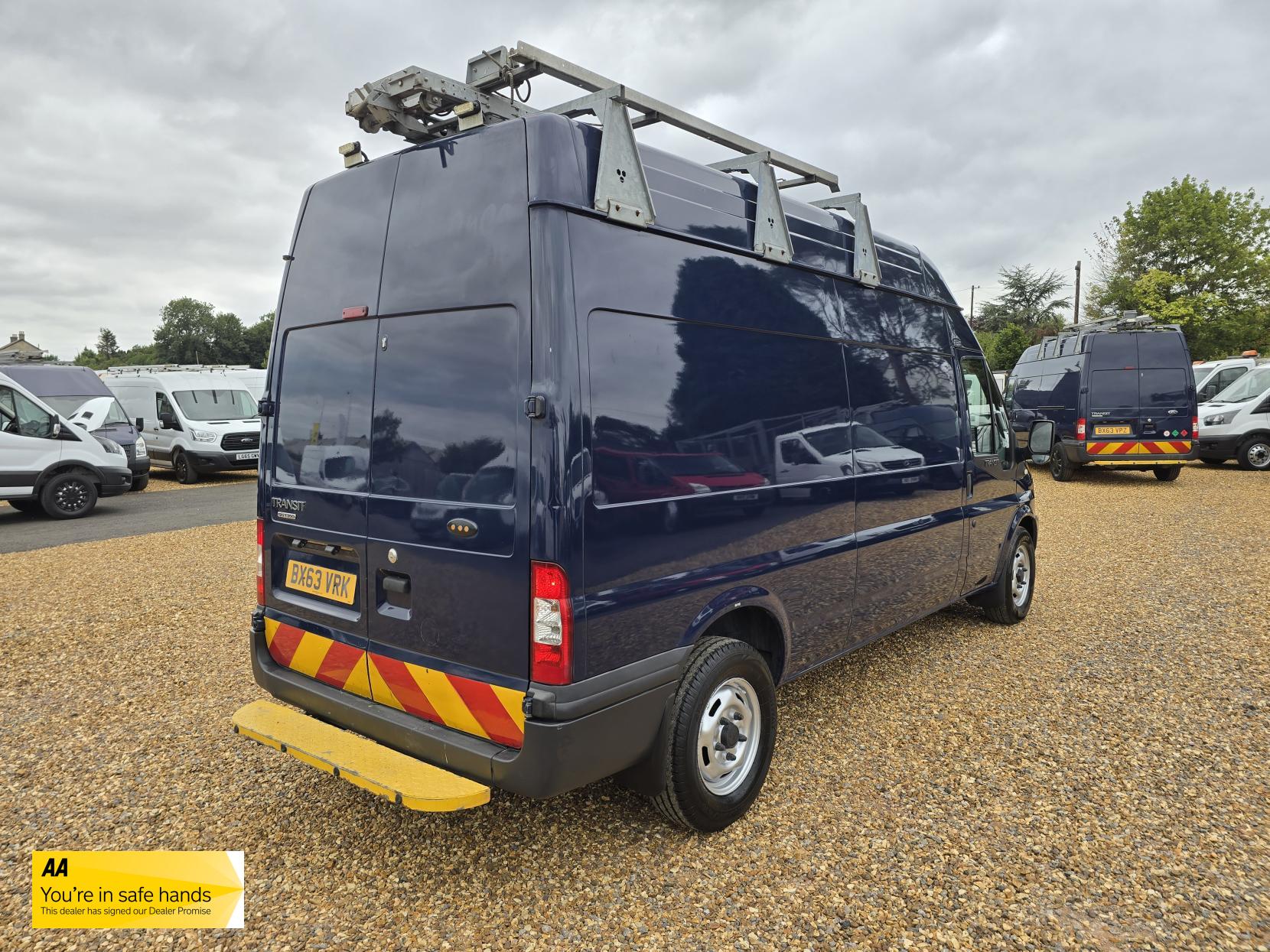 Ford Transit 2.2 TDCi 350 Panel Van 5dr Diesel Manual FWD L2 H1 (209 g/km, 123 bhp)