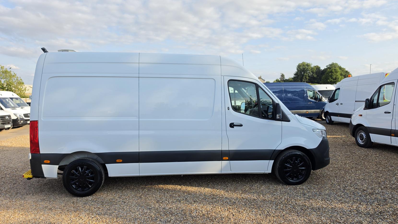 2020 Mercedes-Benz Sprinter 2.1 314 CDI Panel Van 5dr Diesel Manual FWD L2 H2 Euro 6 (143 ps) - Thumbnail 8