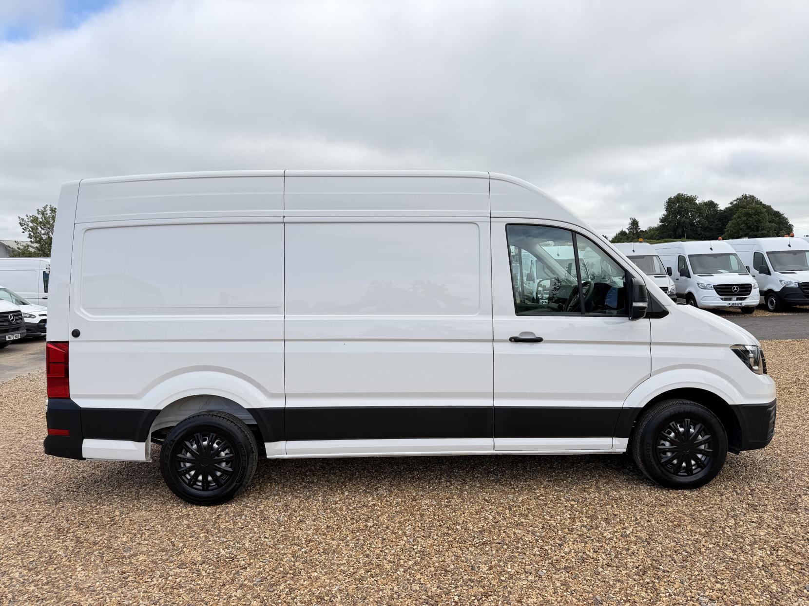 2022 Volkswagen Crafter 2.0 TDI CR35 Trendline Panel Van 5dr Diesel Manual FWD MWB Euro 6 (s/s) (140 ps) - Thumbnail 12