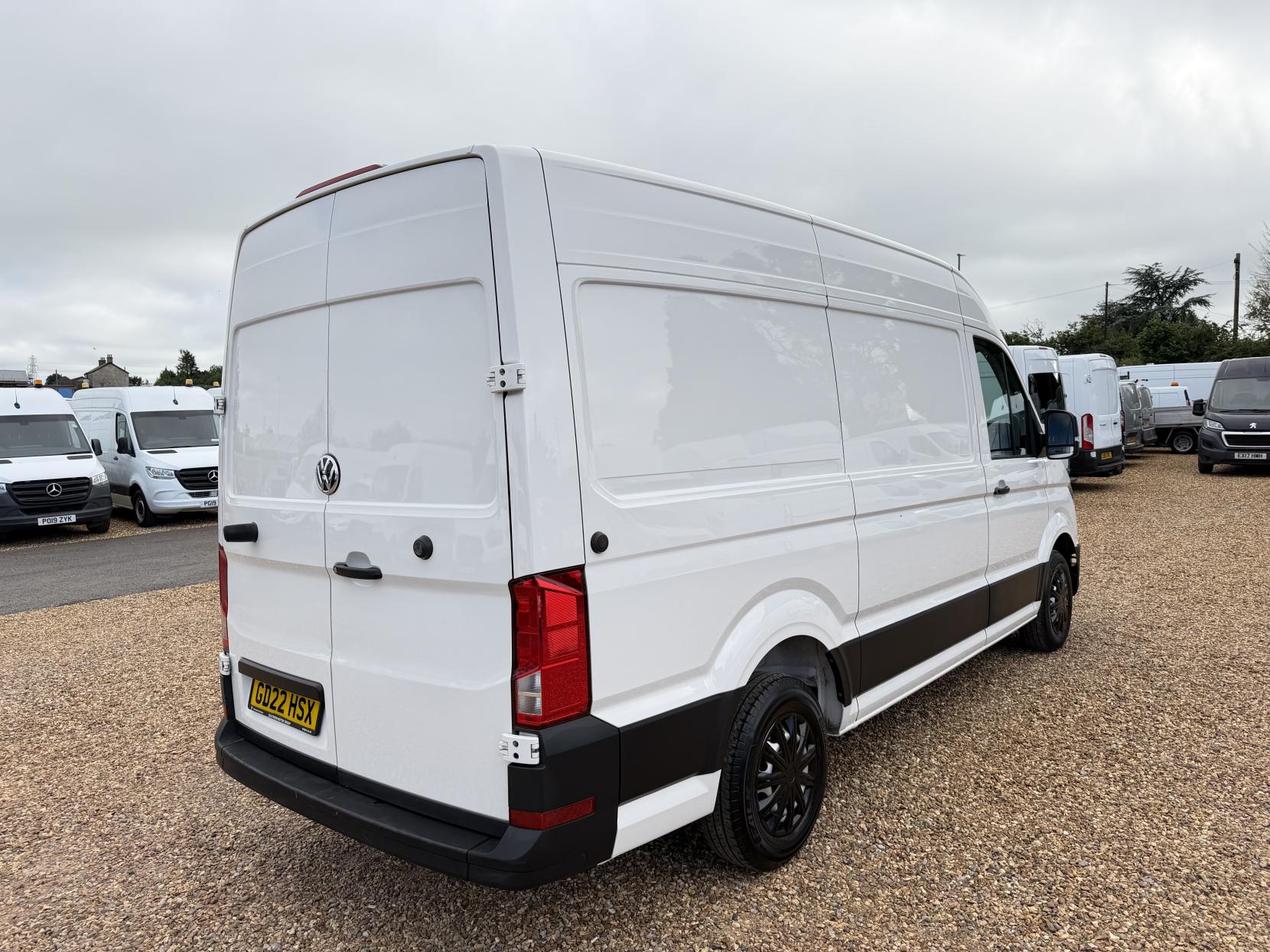 2022 Volkswagen Crafter 2.0 TDI CR35 Trendline Panel Van 5dr Diesel Manual FWD MWB Euro 6 (s/s) (140 ps) - Thumbnail 11