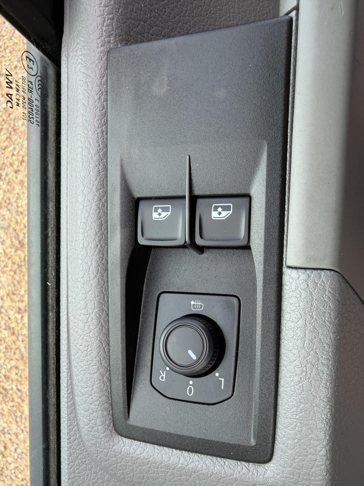 2022 Volkswagen Crafter 2.0 TDI CR35 Trendline Panel Van 5dr Diesel Manual FWD MWB Euro 6 (s/s) (140 ps) - Thumbnail 35