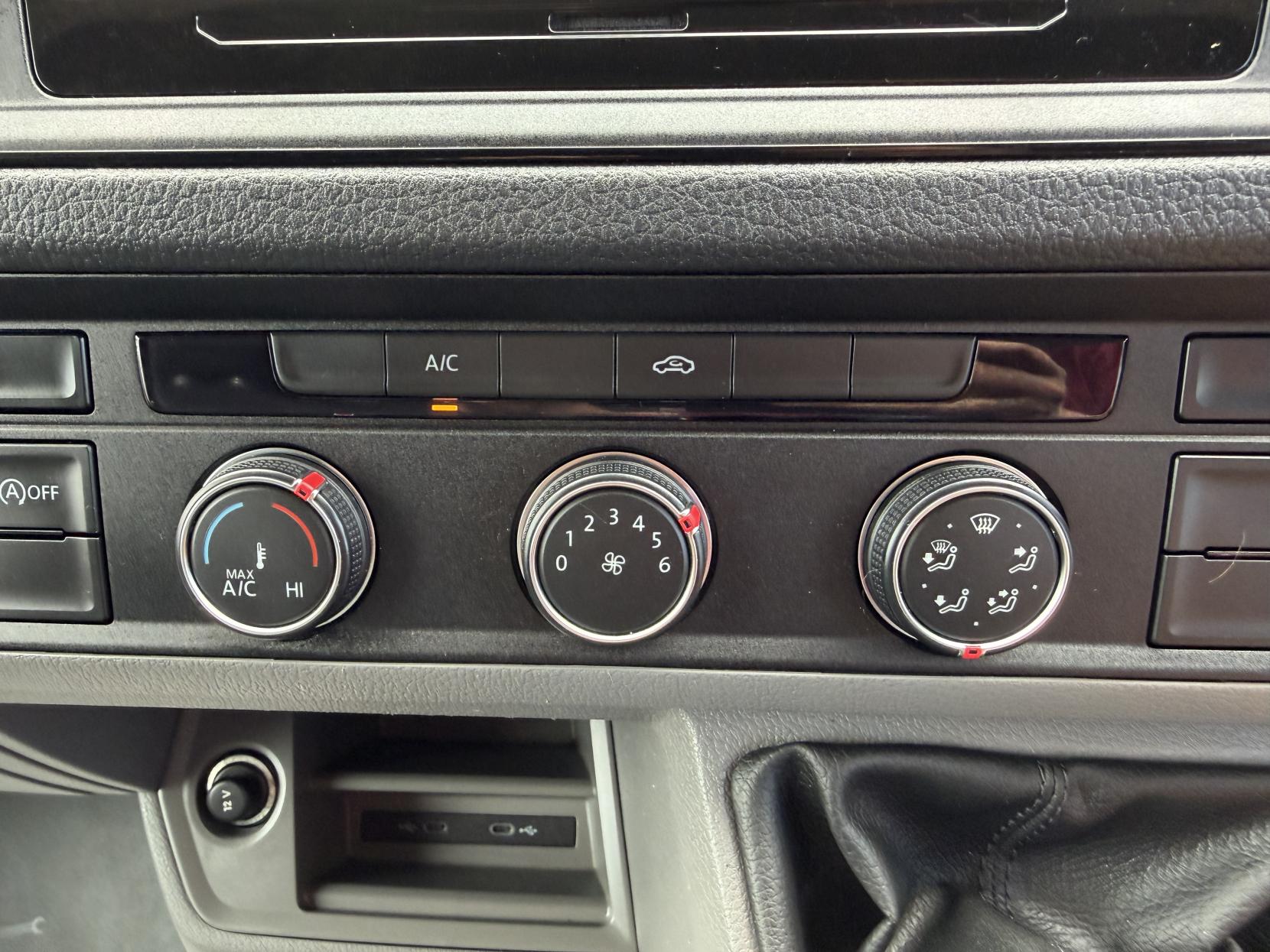 2022 Volkswagen Crafter 2.0 TDI CR35 Trendline Panel Van 5dr Diesel Manual FWD MWB Euro 6 (s/s) (140 ps) - Thumbnail 44