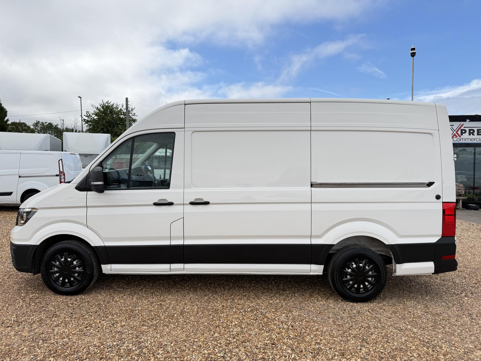 2022 Volkswagen Crafter 2.0 TDI CR35 Trendline Panel Van 5dr Diesel Manual FWD MWB Euro 6 (s/s) (140 ps) - Thumbnail 8