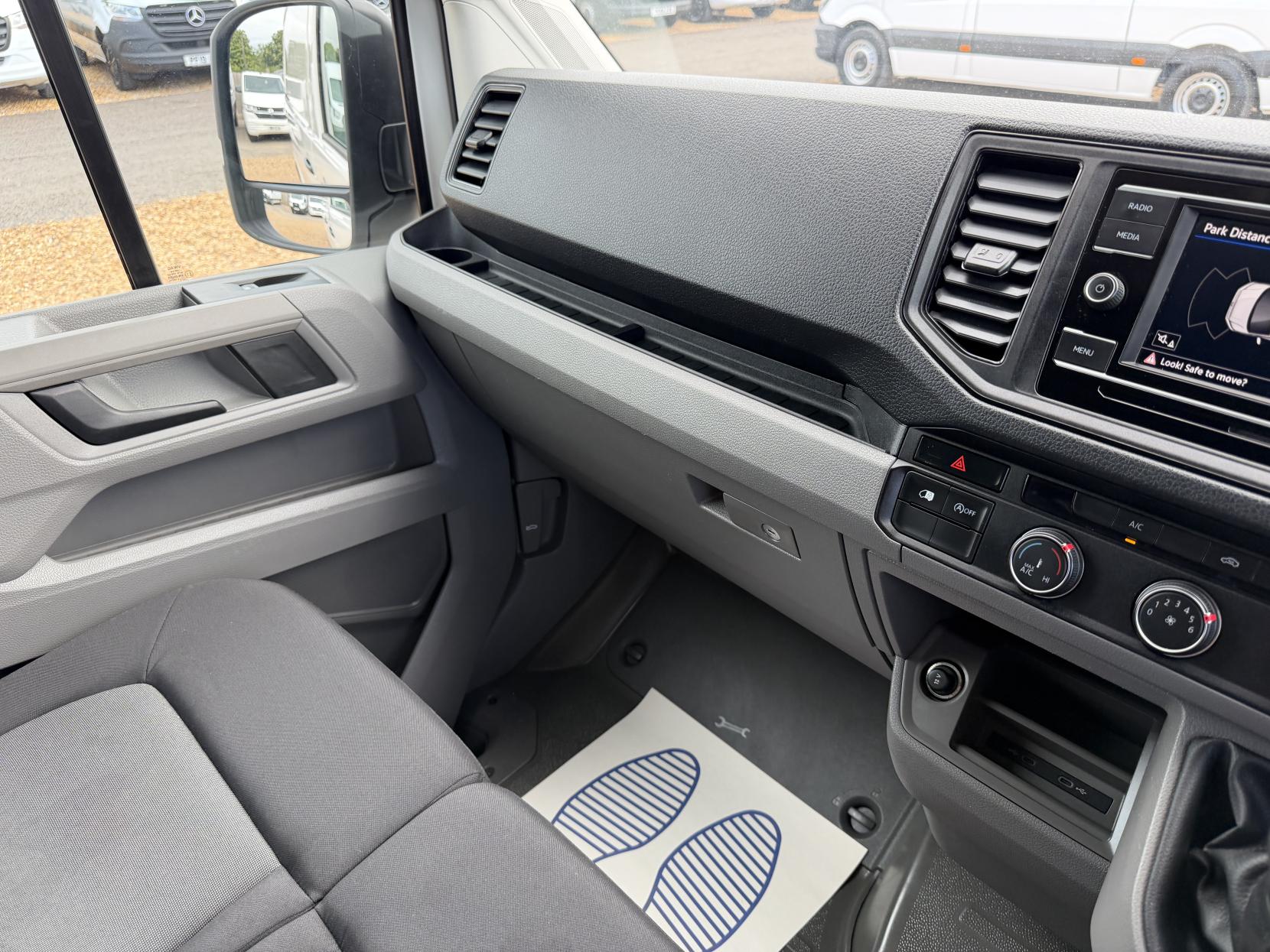 2022 Volkswagen Crafter 2.0 TDI CR35 Trendline Panel Van 5dr Diesel Manual FWD MWB Euro 6 (s/s) (140 ps) - Thumbnail 49