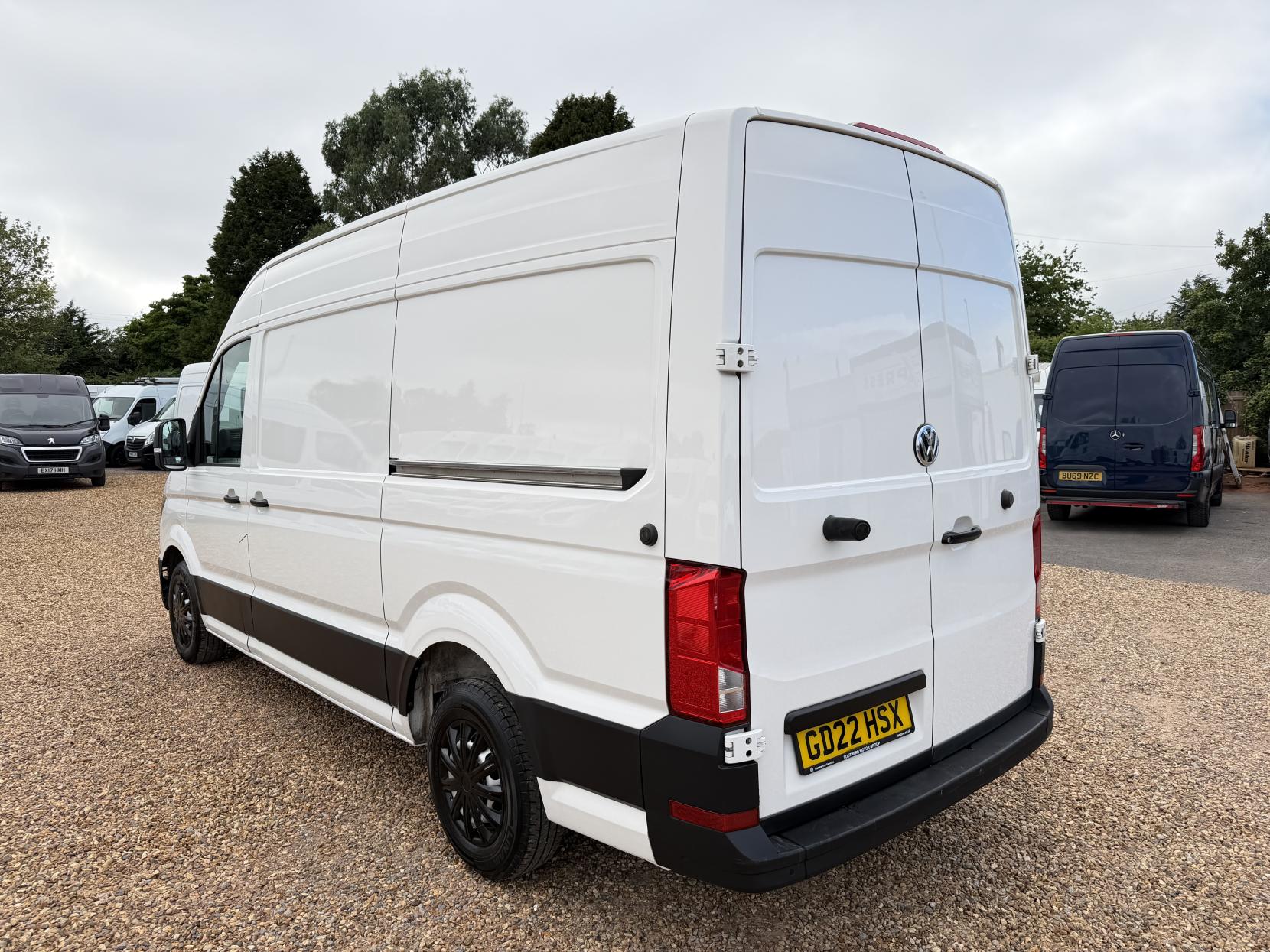 2022 Volkswagen Crafter 2.0 TDI CR35 Trendline Panel Van 5dr Diesel Manual FWD MWB Euro 6 (s/s) (140 ps) - Thumbnail 9