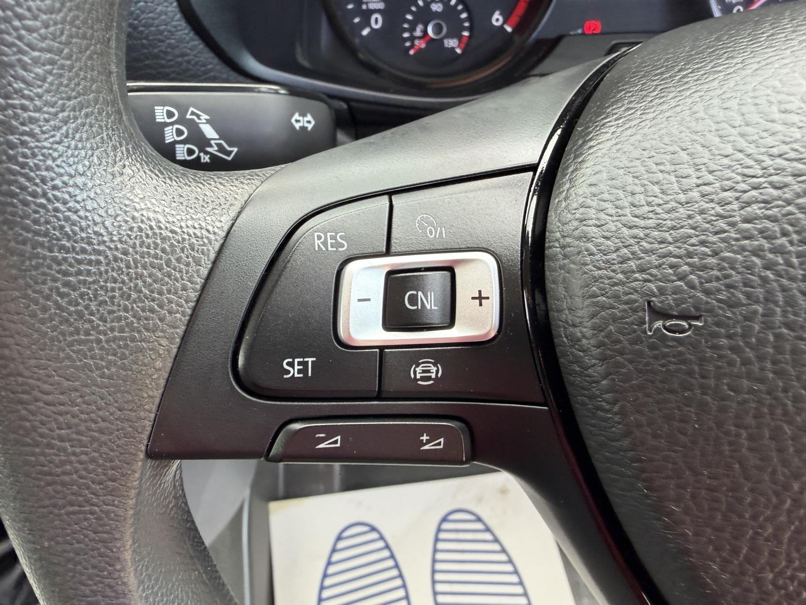 2022 Volkswagen Crafter 2.0 TDI CR35 Trendline Panel Van 5dr Diesel Manual FWD MWB Euro 6 (s/s) (140 ps) - Thumbnail 37