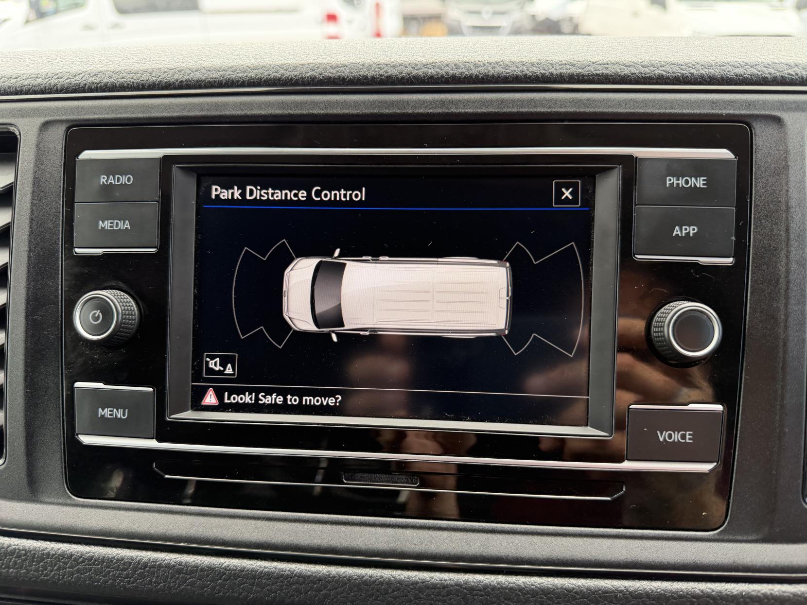 2022 Volkswagen Crafter 2.0 TDI CR35 Trendline Panel Van 5dr Diesel Manual FWD MWB Euro 6 (s/s) (140 ps) - Thumbnail 47