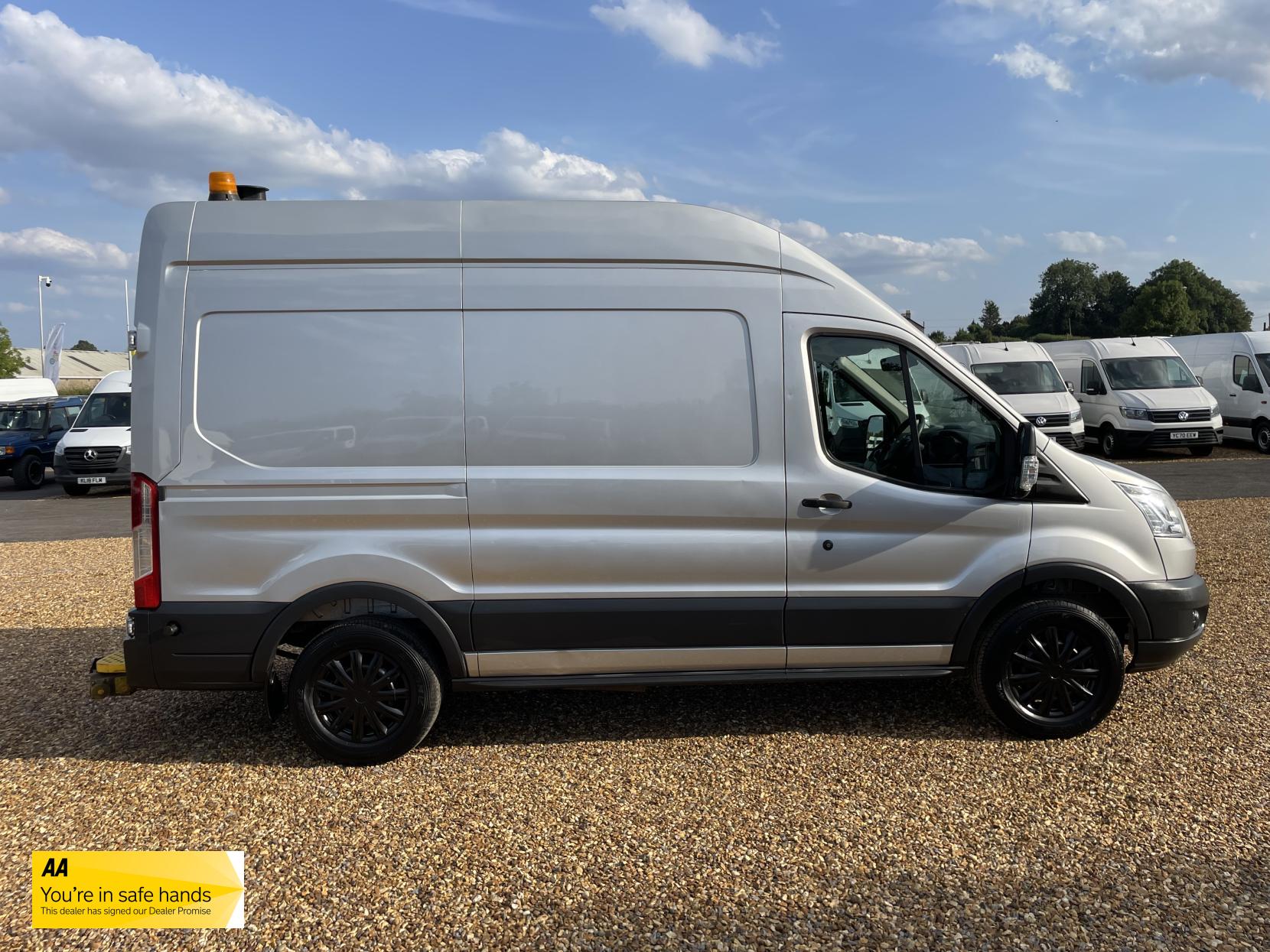 Ford Transit 2.2 TDCi 350 Panel Van 5dr Diesel Manual RWD L2 H3 Euro 5 (155 ps)