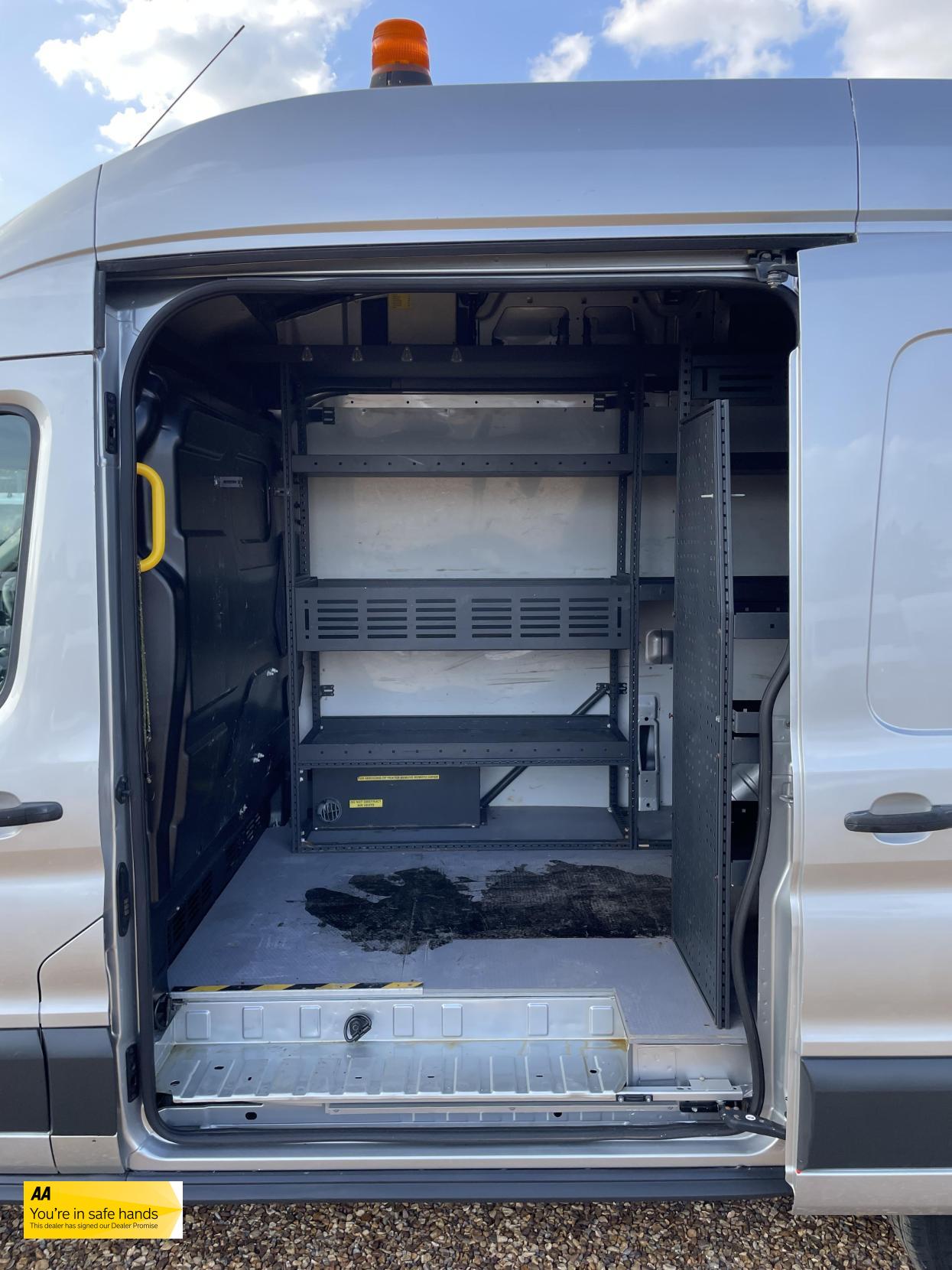 Ford Transit 2.2 TDCi 350 Panel Van 5dr Diesel Manual RWD L2 H3 Euro 5 (155 ps)