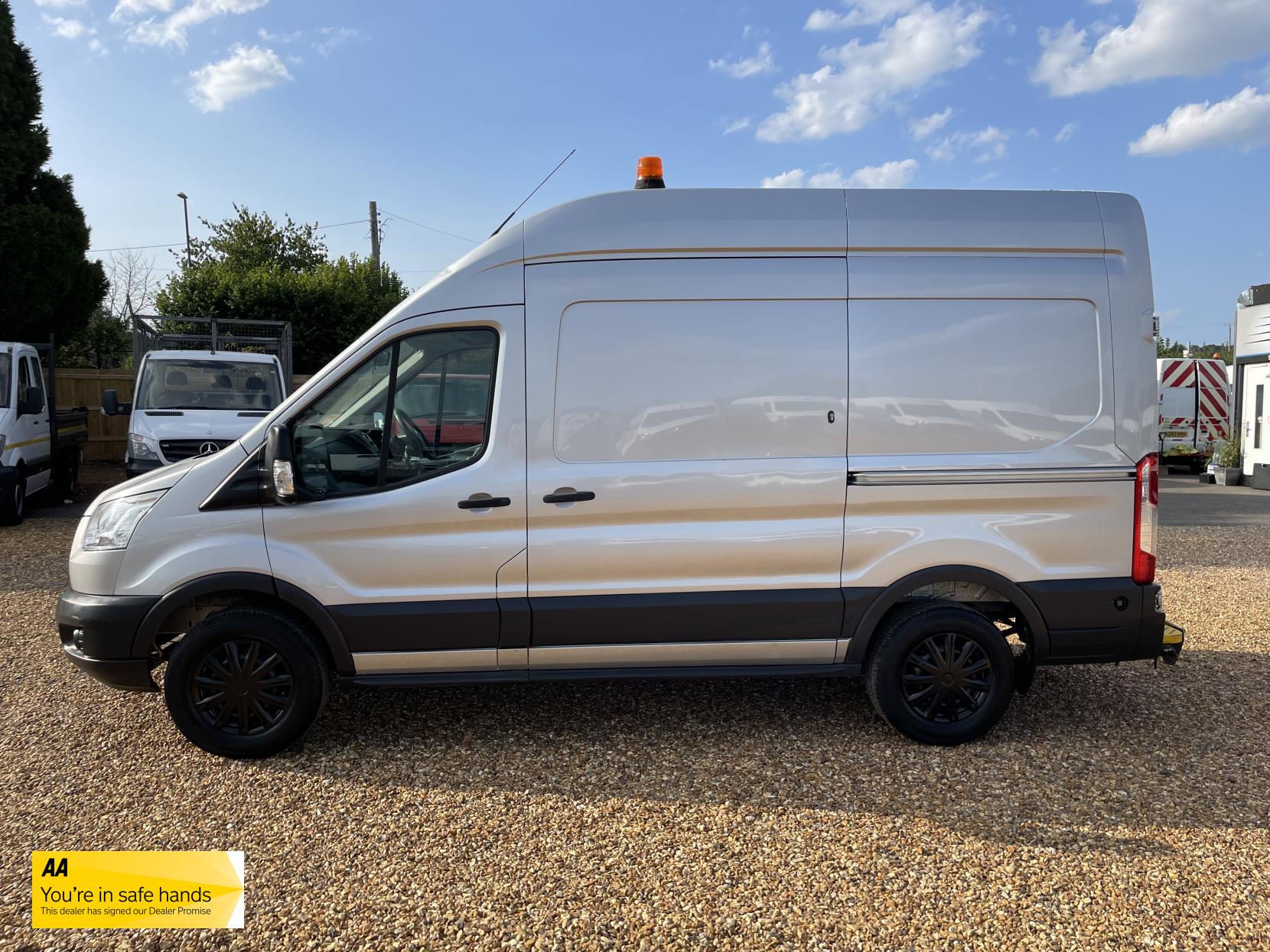 Ford Transit 2.2 TDCi 350 Panel Van 5dr Diesel Manual RWD L2 H3 Euro 5 (155 ps)