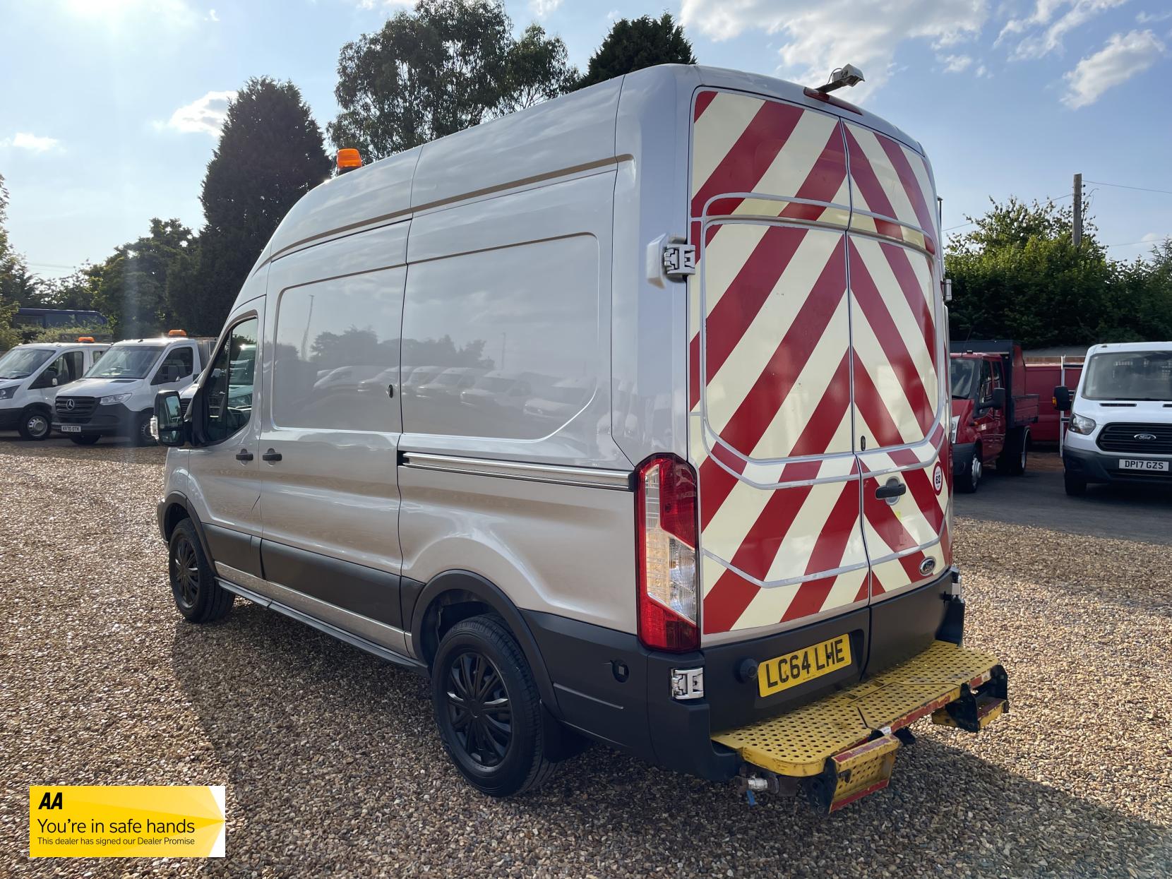 Ford Transit 2.2 TDCi 350 Panel Van 5dr Diesel Manual RWD L2 H3 Euro 5 (155 ps)
