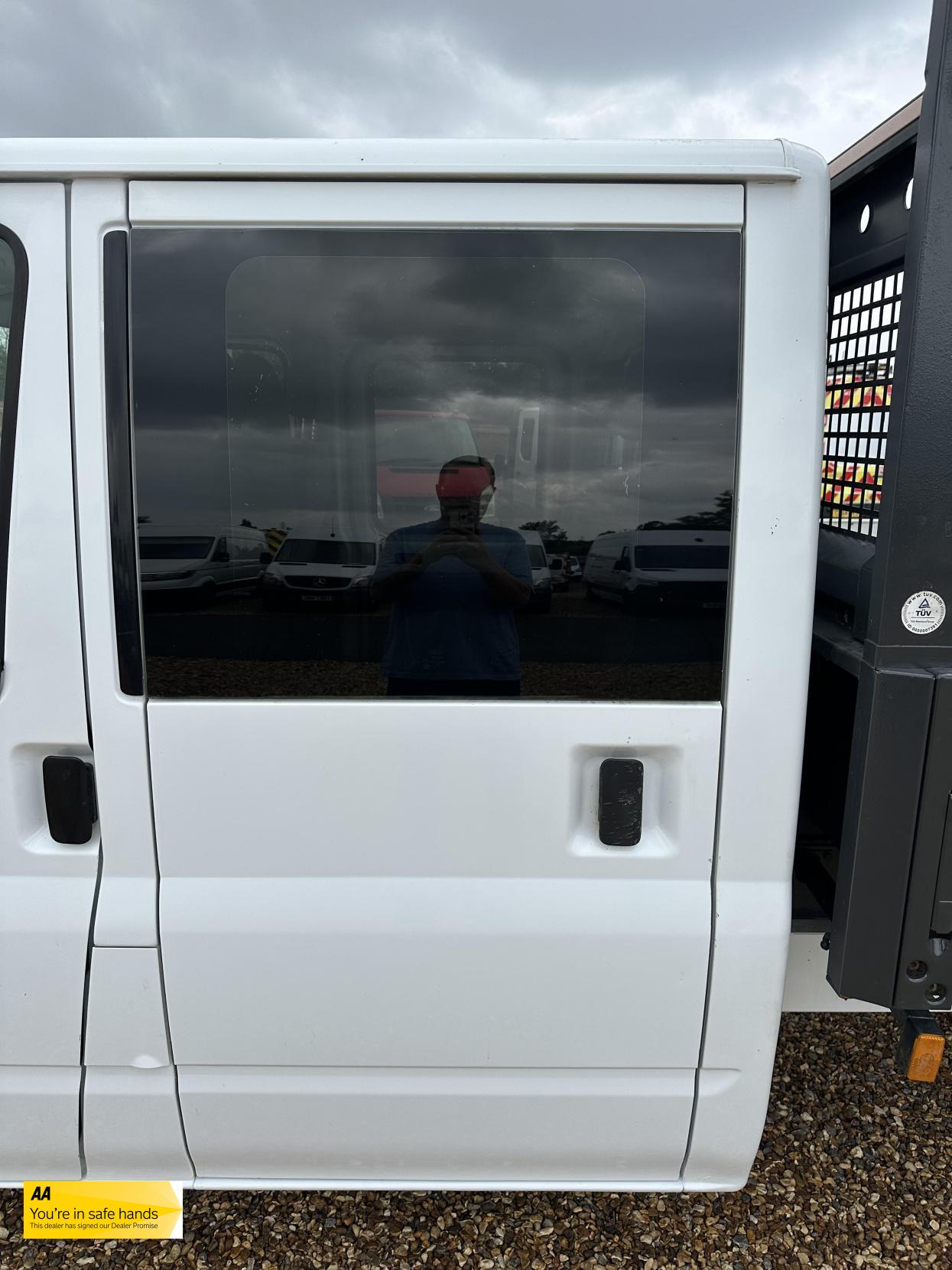Ford Transit 2.2 TDCi 350 Chassis Cab 4dr Diesel Manual RWD L4 (DRW) (123 bhp)