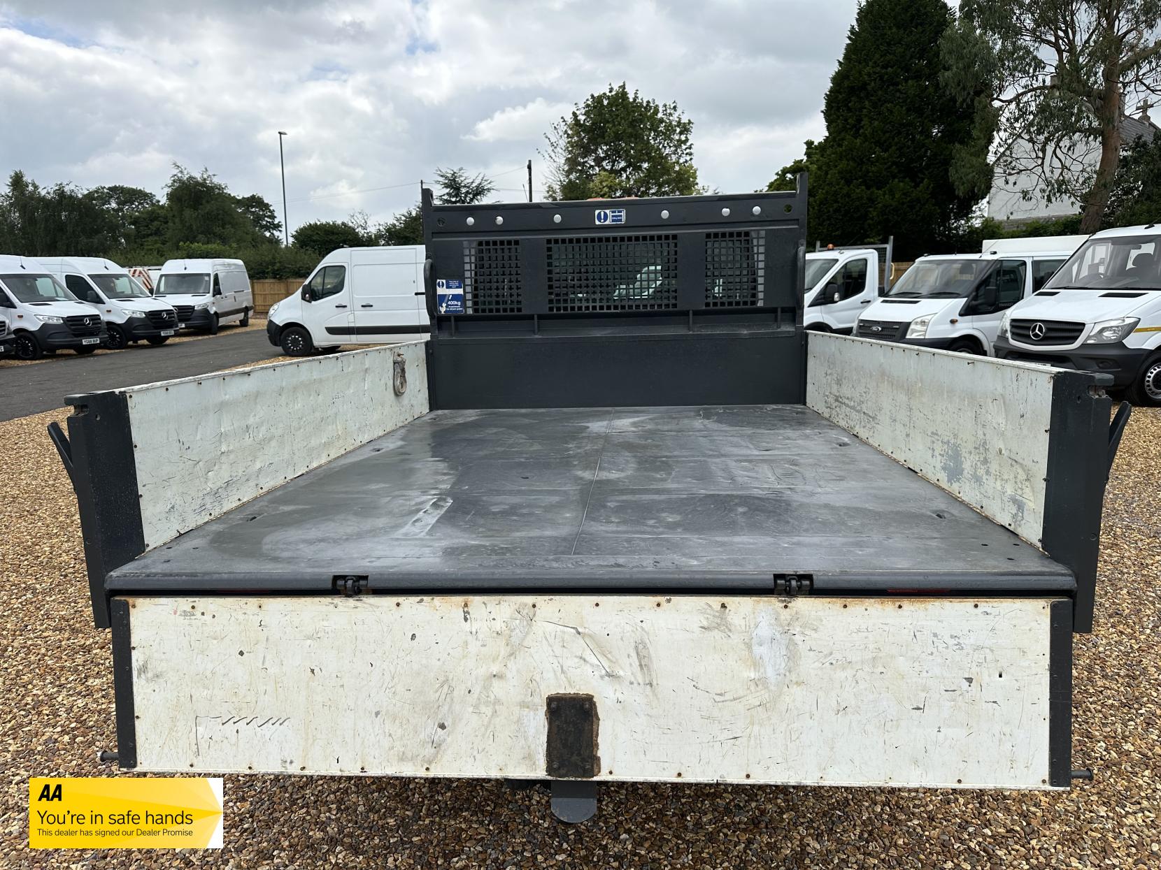 Ford Transit 2.2 TDCi 350 Chassis Cab 4dr Diesel Manual RWD L4 (DRW) (123 bhp)