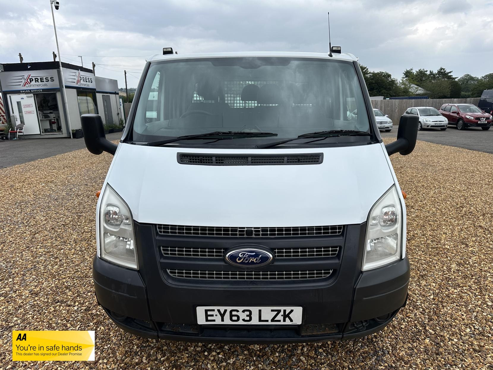 Ford Transit 2.2 TDCi 350 Chassis Cab 4dr Diesel Manual RWD L4 (DRW) (123 bhp)