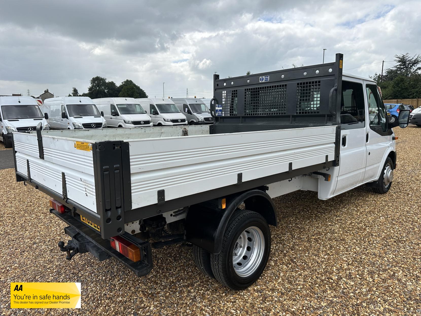 Ford Transit 2.2 TDCi 350 Chassis Cab 4dr Diesel Manual RWD L4 (DRW) (123 bhp)