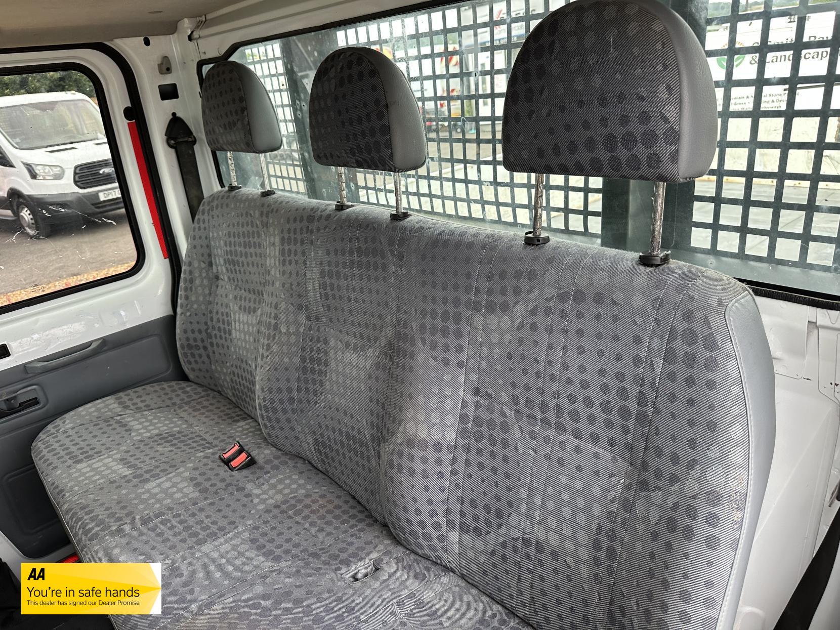 Ford Transit 2.2 TDCi 350 Chassis Cab 4dr Diesel Manual RWD L4 (DRW) (123 bhp)