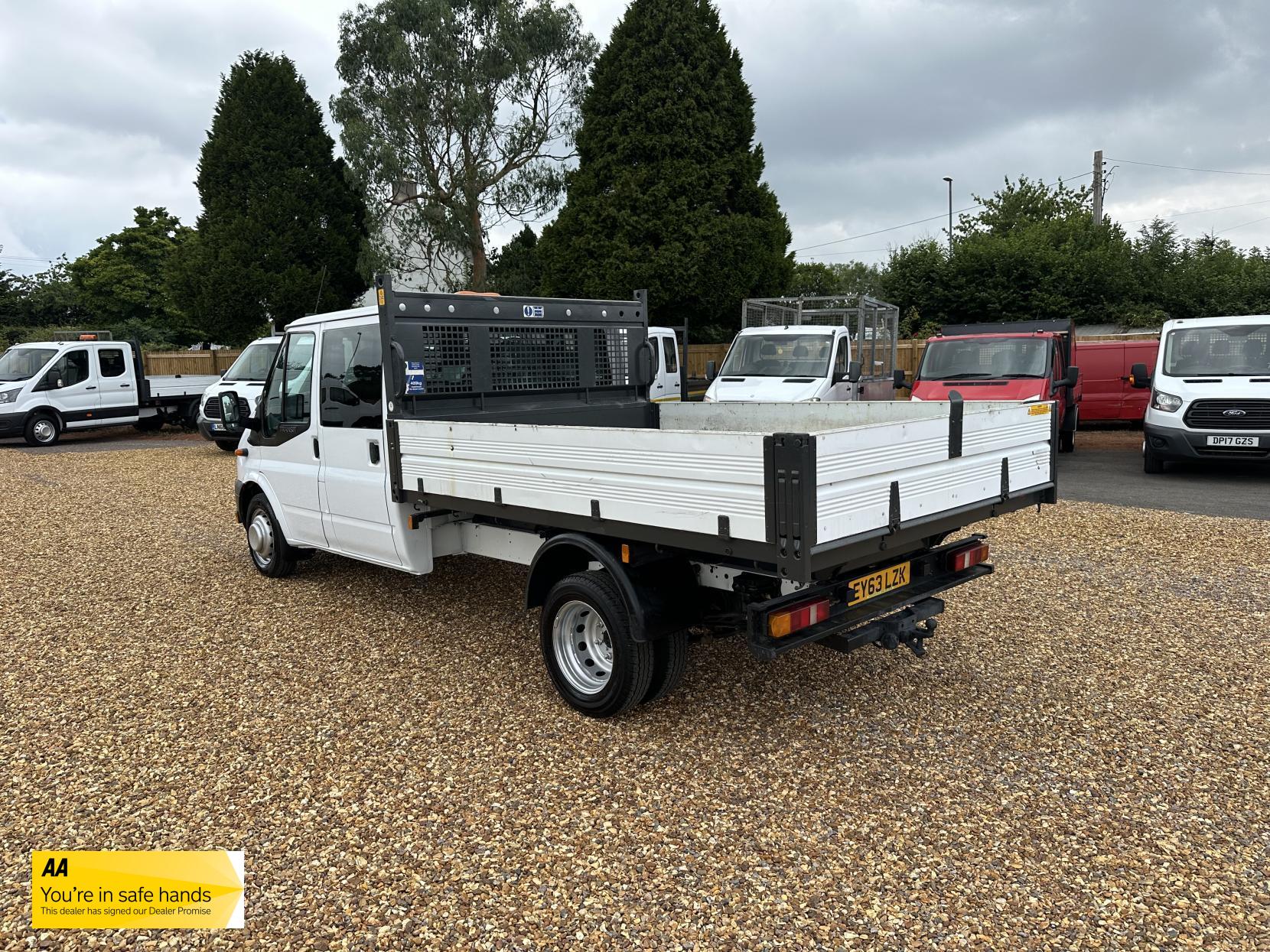 Ford Transit 2.2 TDCi 350 Chassis Cab 4dr Diesel Manual RWD L4 (DRW) (123 bhp)