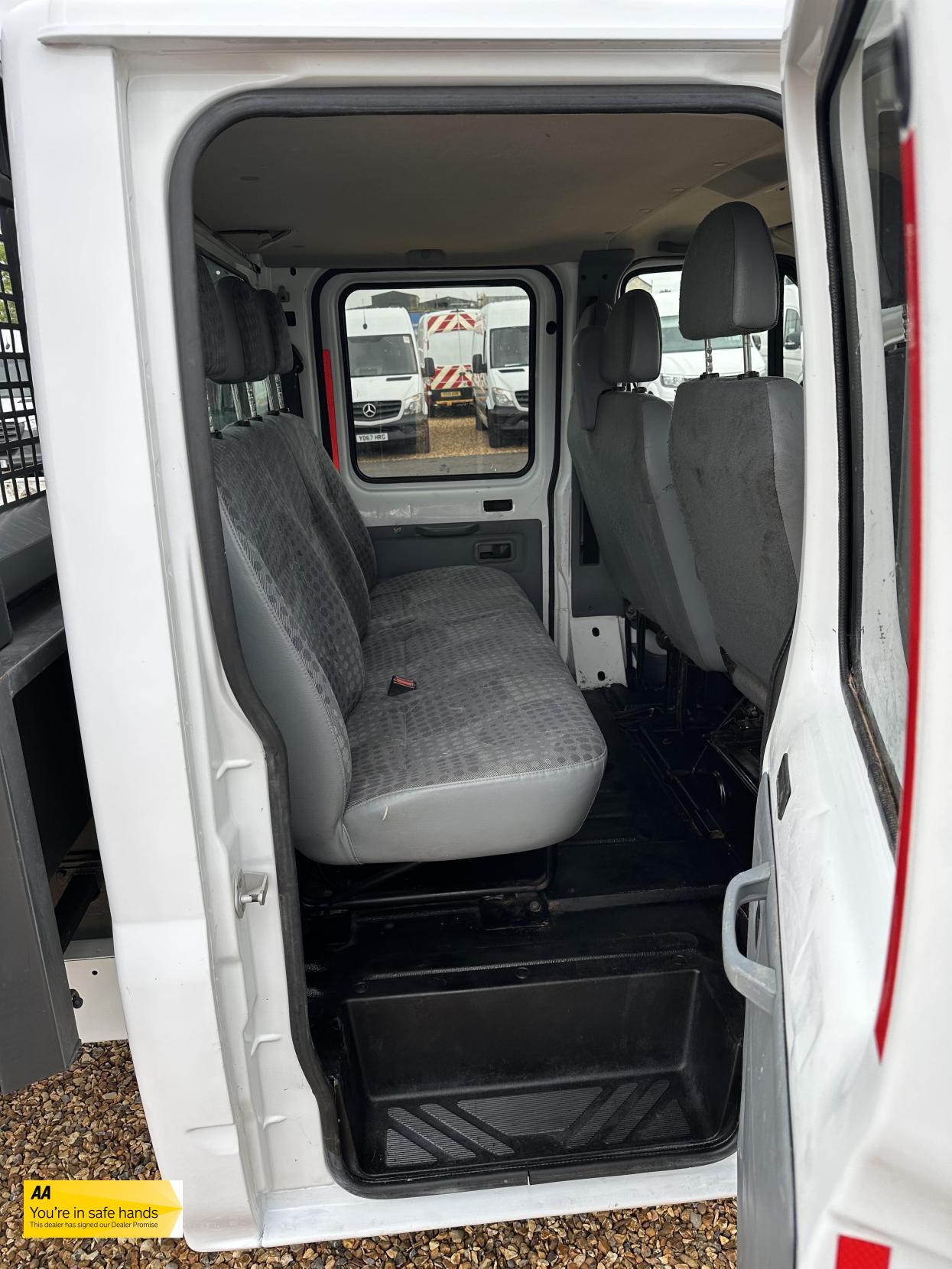 Ford Transit 2.2 TDCi 350 Chassis Cab 4dr Diesel Manual RWD L4 (DRW) (123 bhp)