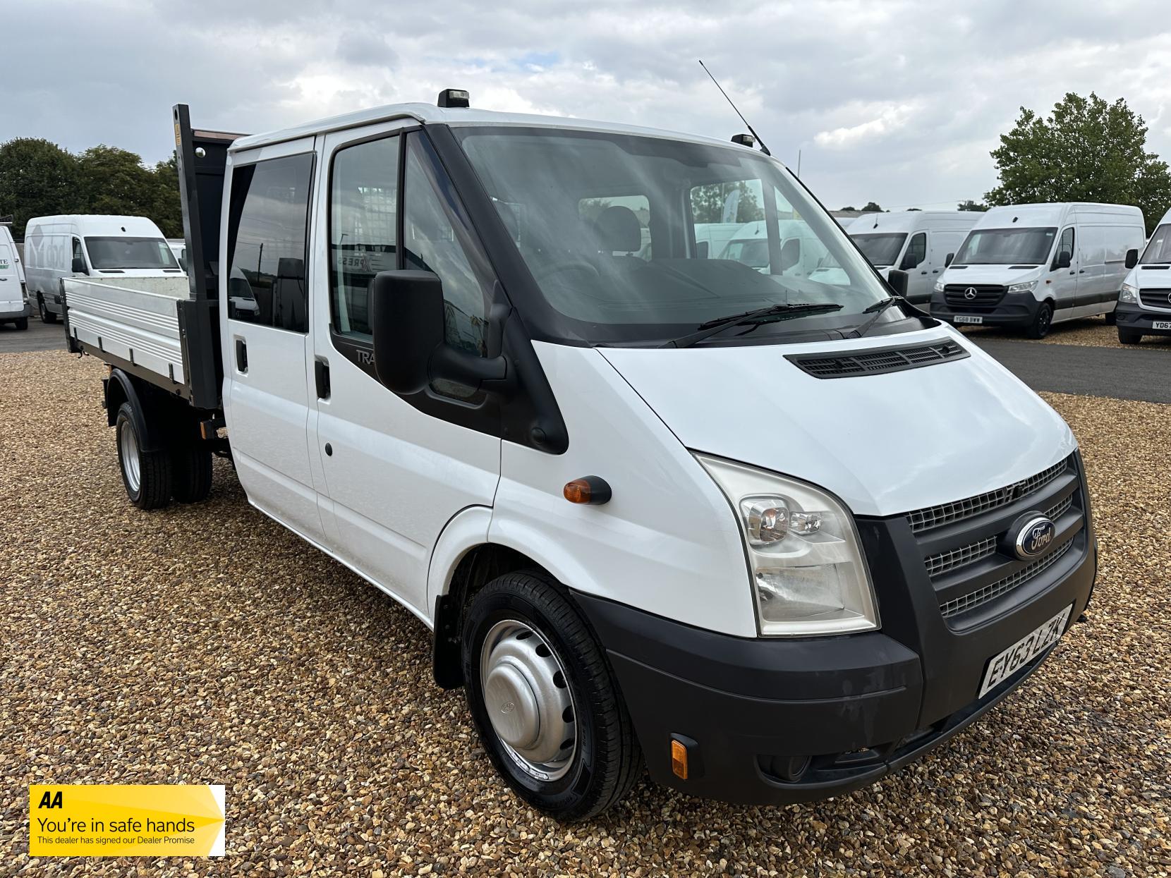 Ford Transit 2.2 TDCi 350 Chassis Cab 4dr Diesel Manual RWD L4 (DRW) (123 bhp)