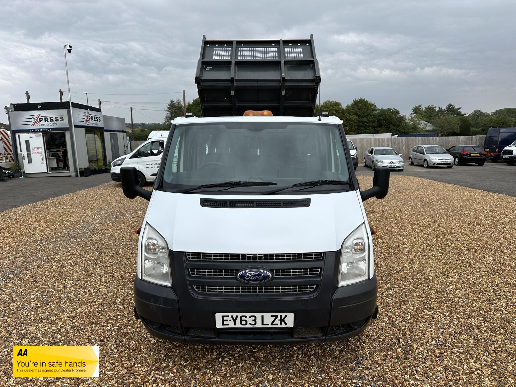 Ford Transit 2.2 TDCi 350 Chassis Cab 4dr Diesel Manual RWD L4 (DRW) (123 bhp)