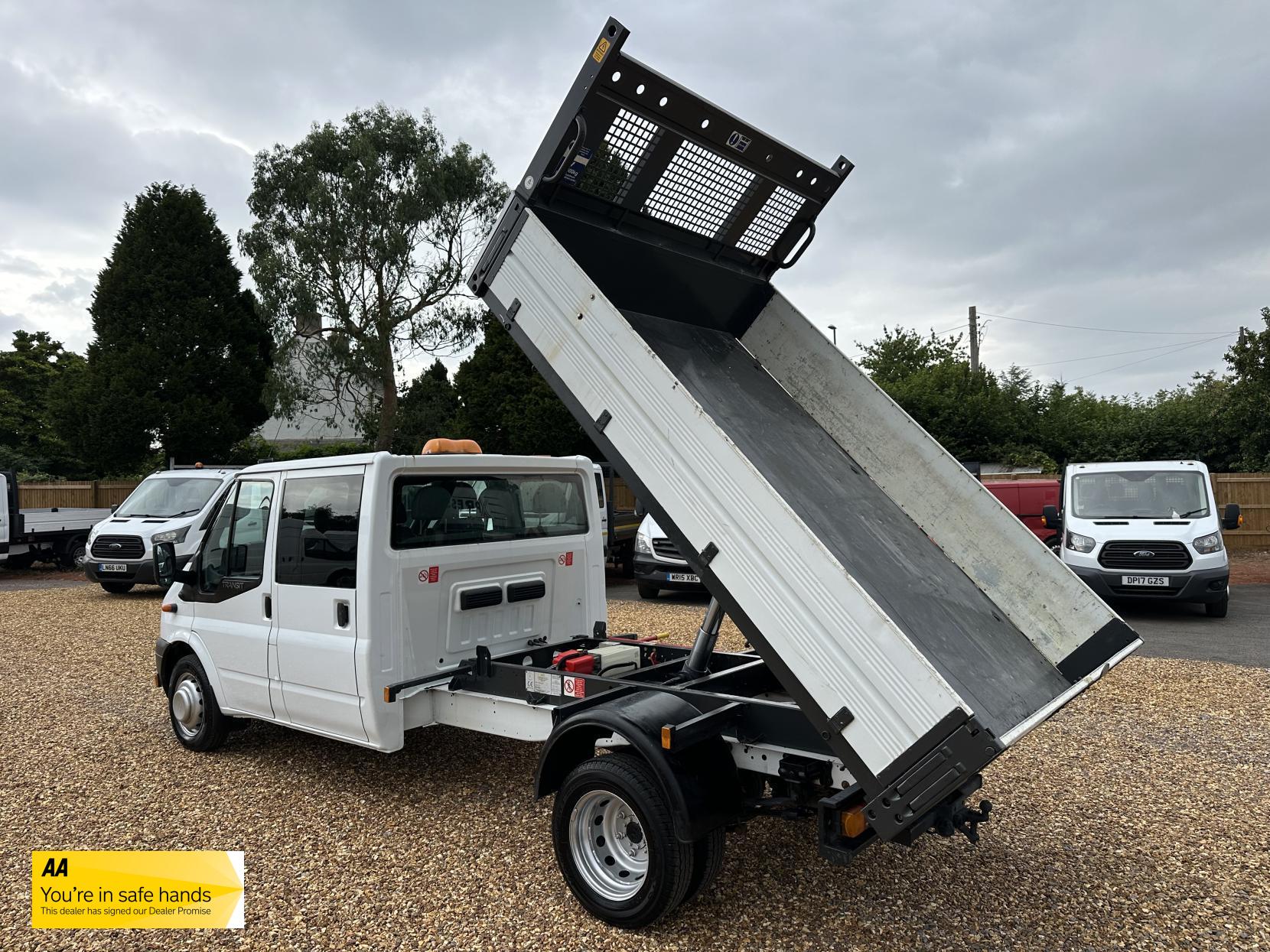 Ford Transit 2.2 TDCi 350 Chassis Cab 4dr Diesel Manual RWD L4 (DRW) (123 bhp)