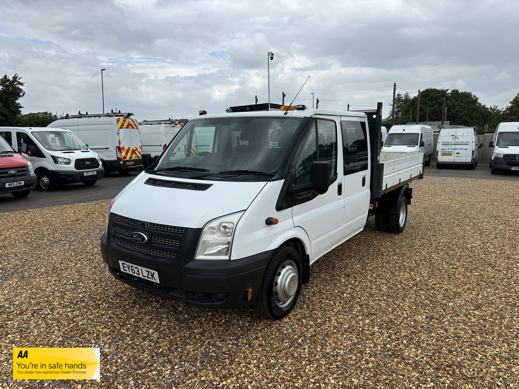Ford Transit 2.2 TDCi 350 Chassis Cab 4dr Diesel Manual RWD L4 (DRW) (123 bhp)