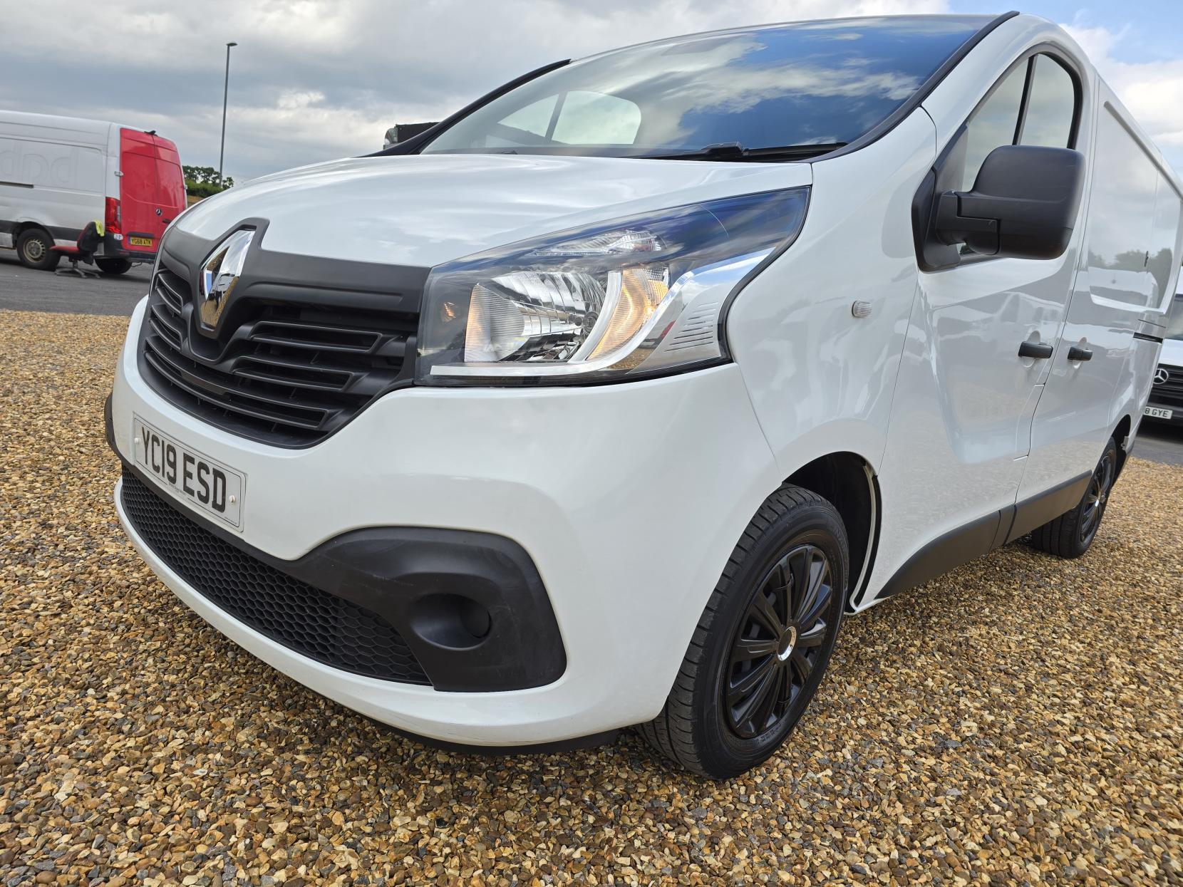 Renault Trafic 1.6 dCi ENERGY 27 Business+ Panel Van 5dr Diesel Manual SWB Standard Roof Euro 6 (s/s) (125 ps)