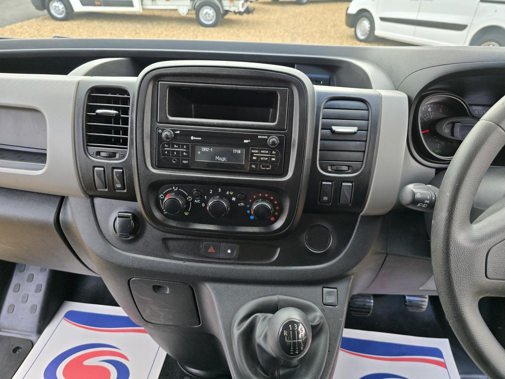 Renault Trafic 1.6 dCi ENERGY 27 Business+ Panel Van 5dr Diesel Manual SWB Standard Roof Euro 6 (s/s) (125 ps)