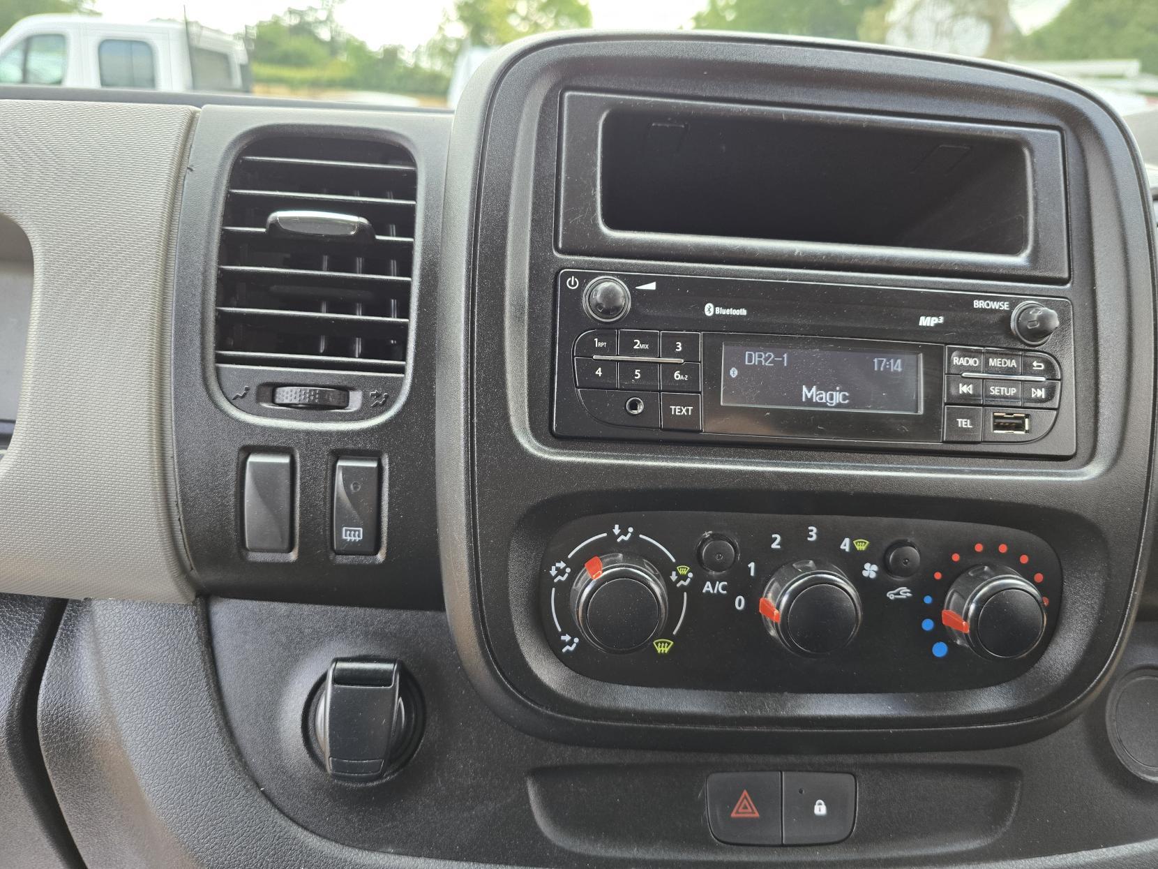 Renault Trafic 1.6 dCi ENERGY 27 Business+ Panel Van 5dr Diesel Manual SWB Standard Roof Euro 6 (s/s) (125 ps)