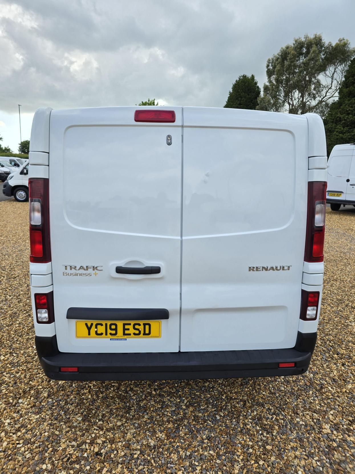 Renault Trafic 1.6 dCi ENERGY 27 Business+ Panel Van 5dr Diesel Manual SWB Standard Roof Euro 6 (s/s) (125 ps)