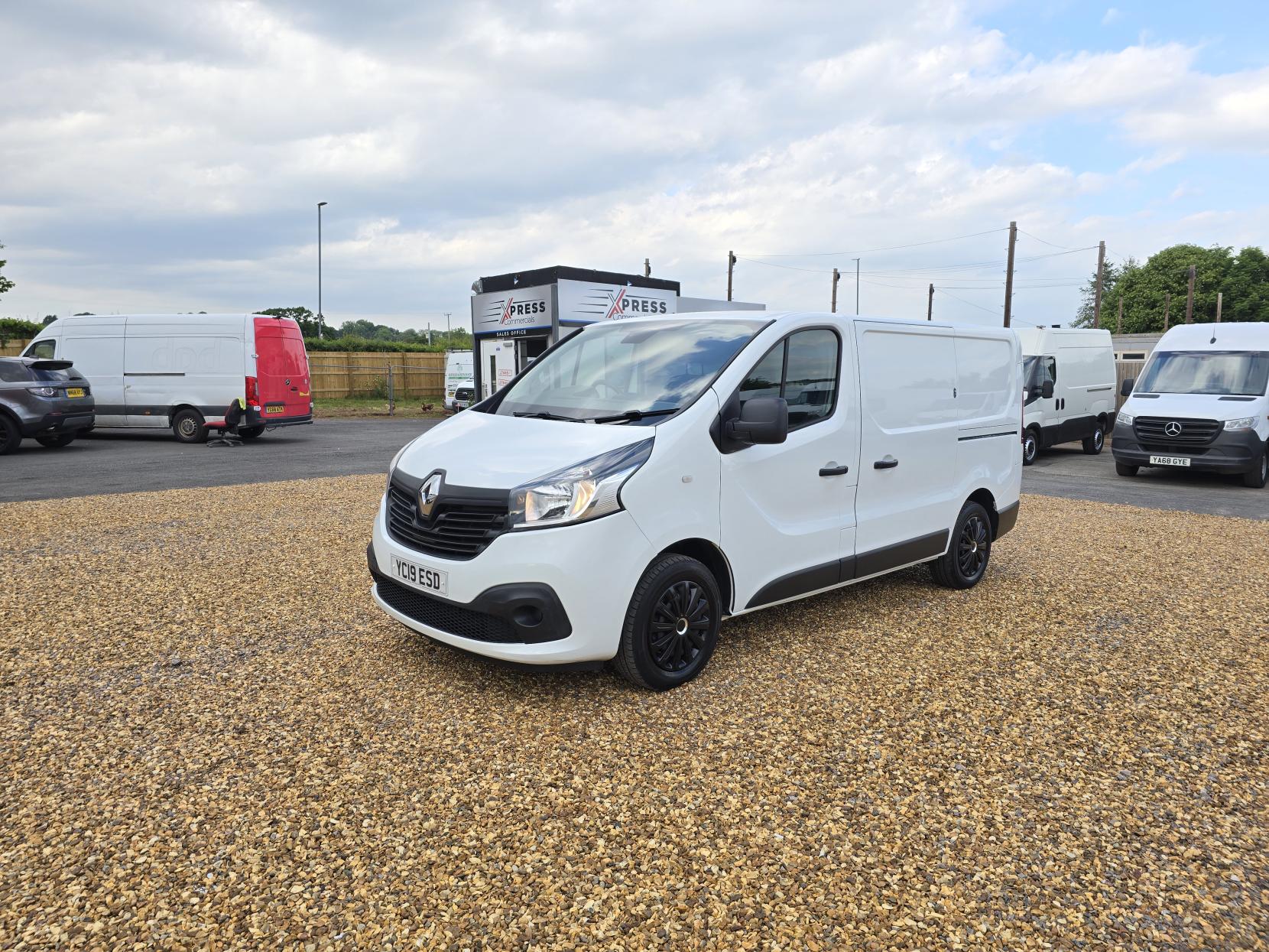 Renault Trafic 1.6 dCi ENERGY 27 Business+ Panel Van 5dr Diesel Manual SWB Standard Roof Euro 6 (s/s) (125 ps)