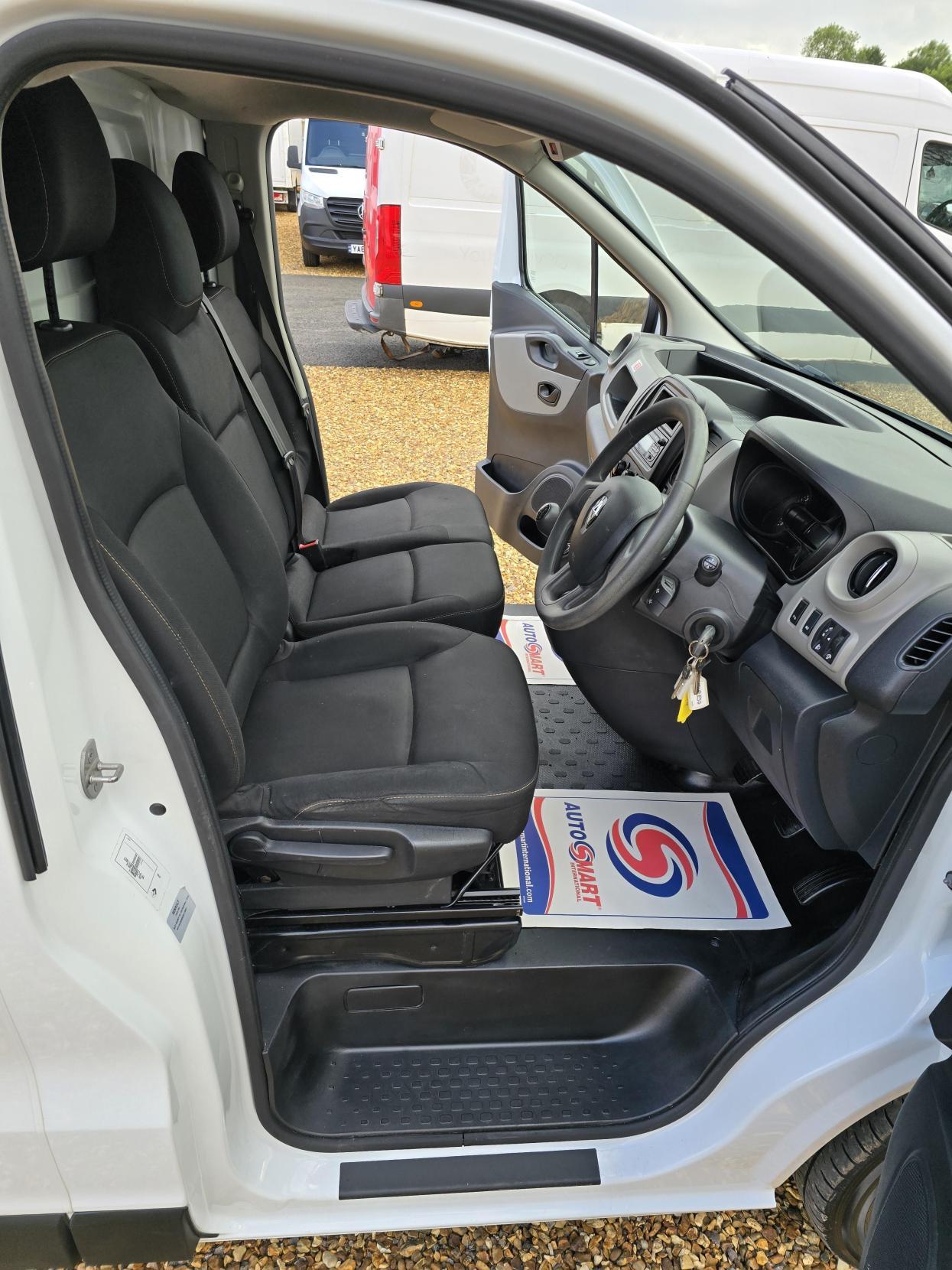 Renault Trafic 1.6 dCi ENERGY 27 Business+ Panel Van 5dr Diesel Manual SWB Standard Roof Euro 6 (s/s) (125 ps)