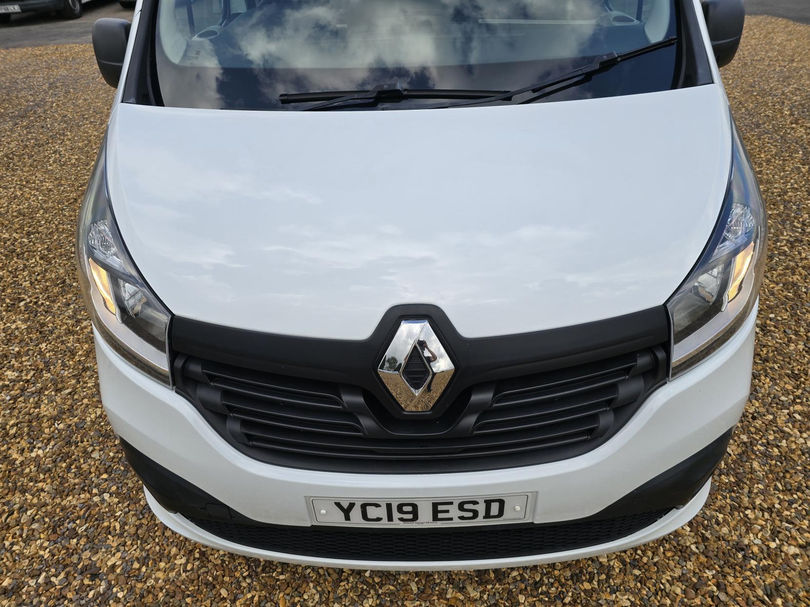 Renault Trafic 1.6 dCi ENERGY 27 Business+ Panel Van 5dr Diesel Manual SWB Standard Roof Euro 6 (s/s) (125 ps)