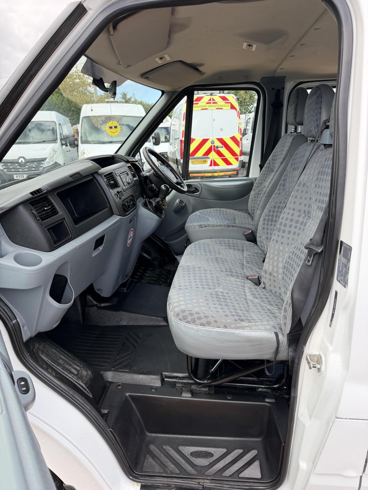 2010 Ford Transit 2.4 TDCi 350 Duratorq Chassis Cab 4dr Diesel Manual RWD L3 (DRW, DPF, 6Spd) (98 bhp) - Thumbnail 31