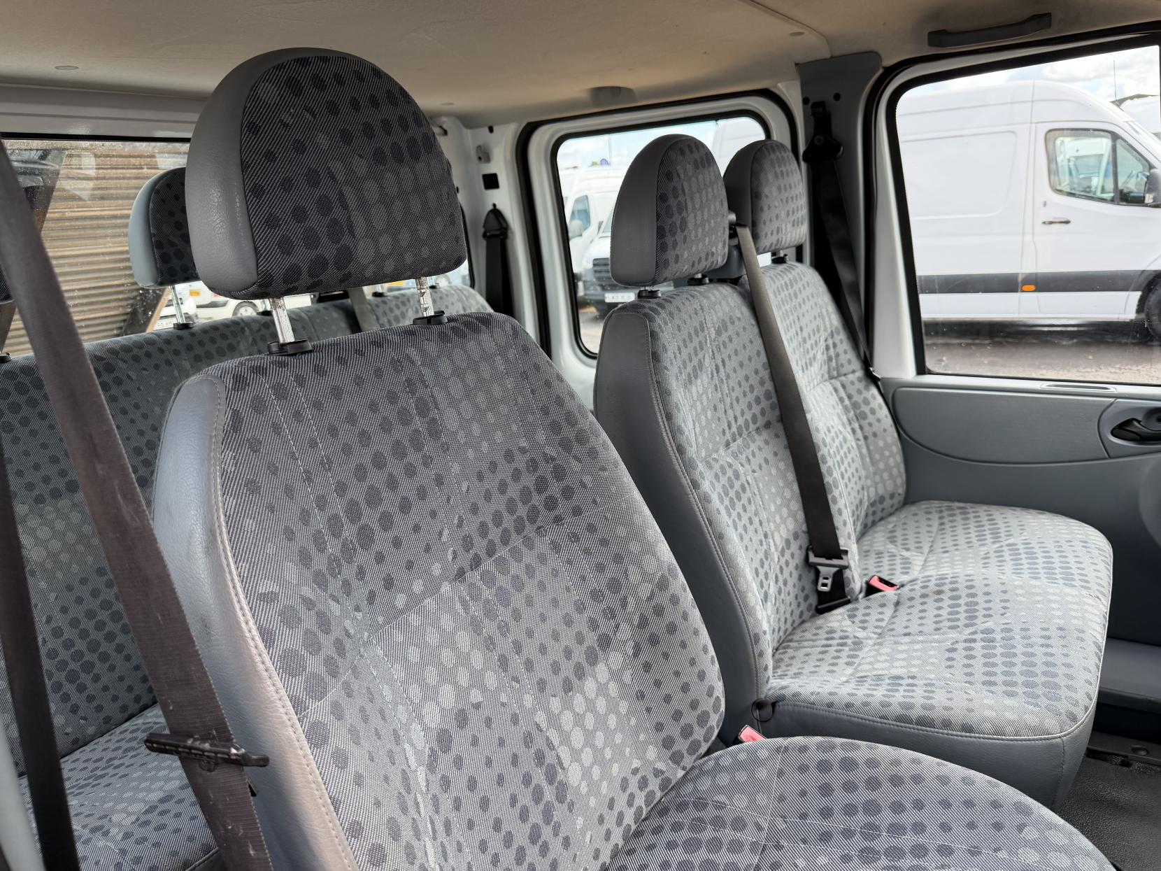 2010 Ford Transit 2.4 TDCi 350 Duratorq Chassis Cab 4dr Diesel Manual RWD L3 (DRW, DPF, 6Spd) (98 bhp) - Thumbnail 19