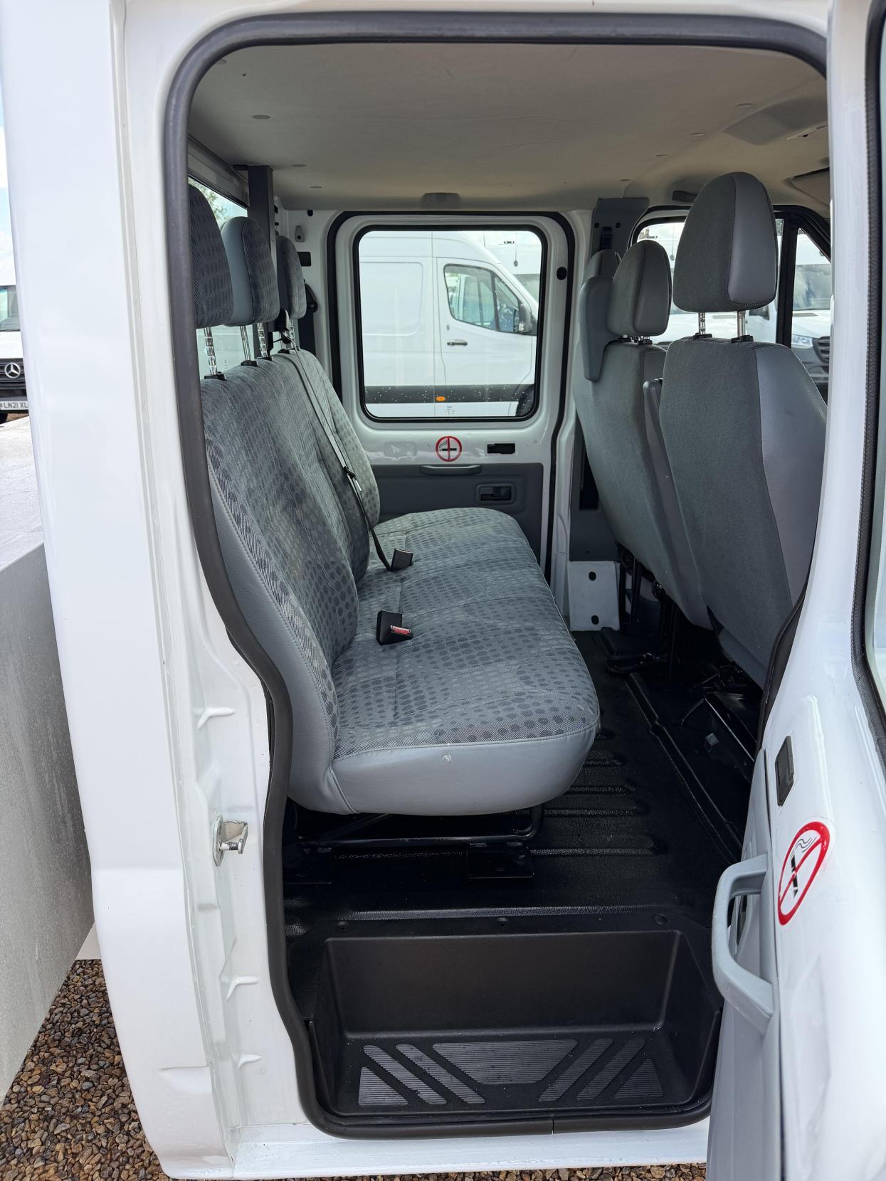 2010 Ford Transit 2.4 TDCi 350 Duratorq Chassis Cab 4dr Diesel Manual RWD L3 (DRW, DPF, 6Spd) (98 bhp) - Thumbnail 30