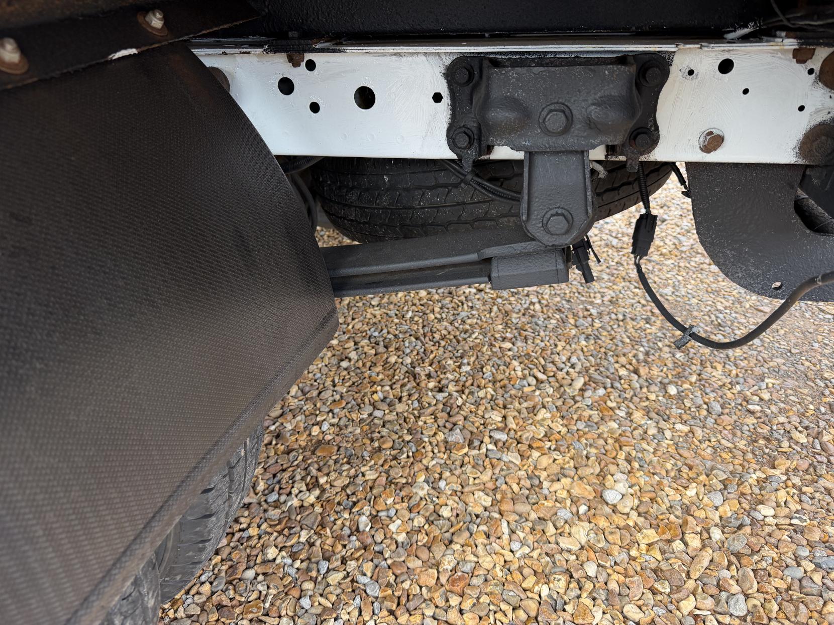 2010 Ford Transit 2.4 TDCi 350 Duratorq Chassis Cab 4dr Diesel Manual RWD L3 (DRW, DPF, 6Spd) (98 bhp) - Thumbnail 59