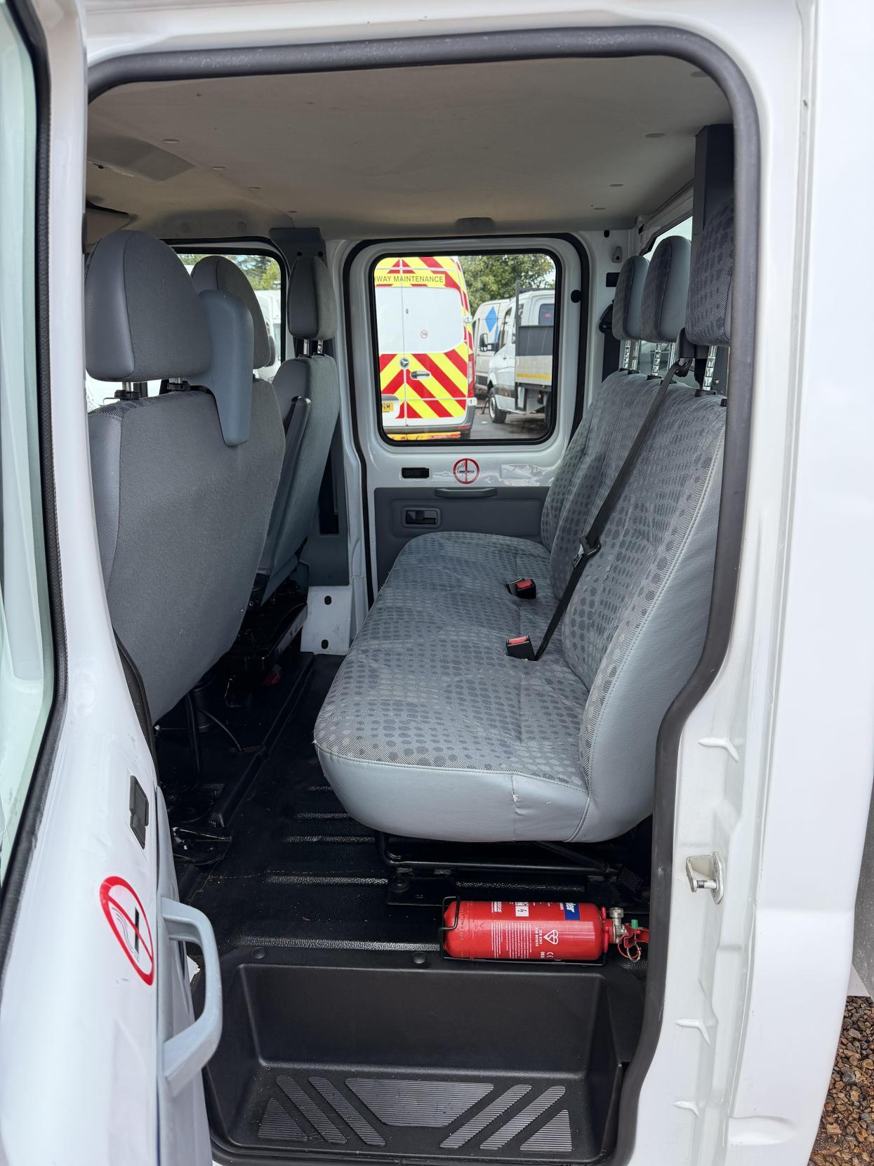 2010 Ford Transit 2.4 TDCi 350 Duratorq Chassis Cab 4dr Diesel Manual RWD L3 (DRW, DPF, 6Spd) (98 bhp) - Thumbnail 35