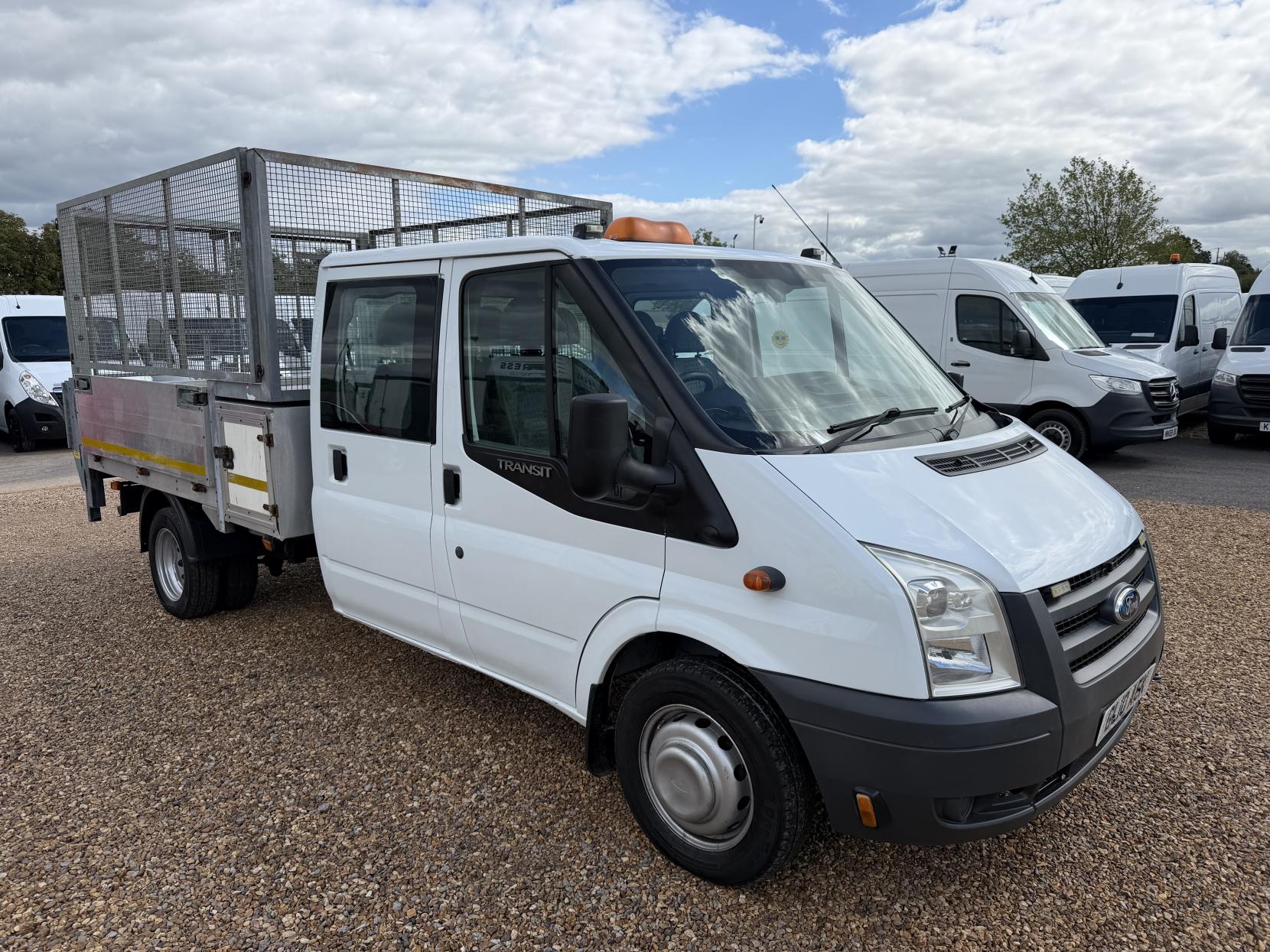 2010 Ford Transit 2.4 TDCi 350 Duratorq Chassis Cab 4dr Diesel Manual RWD L3 (DRW, DPF, 6Spd) (98 bhp) - Thumbnail 14