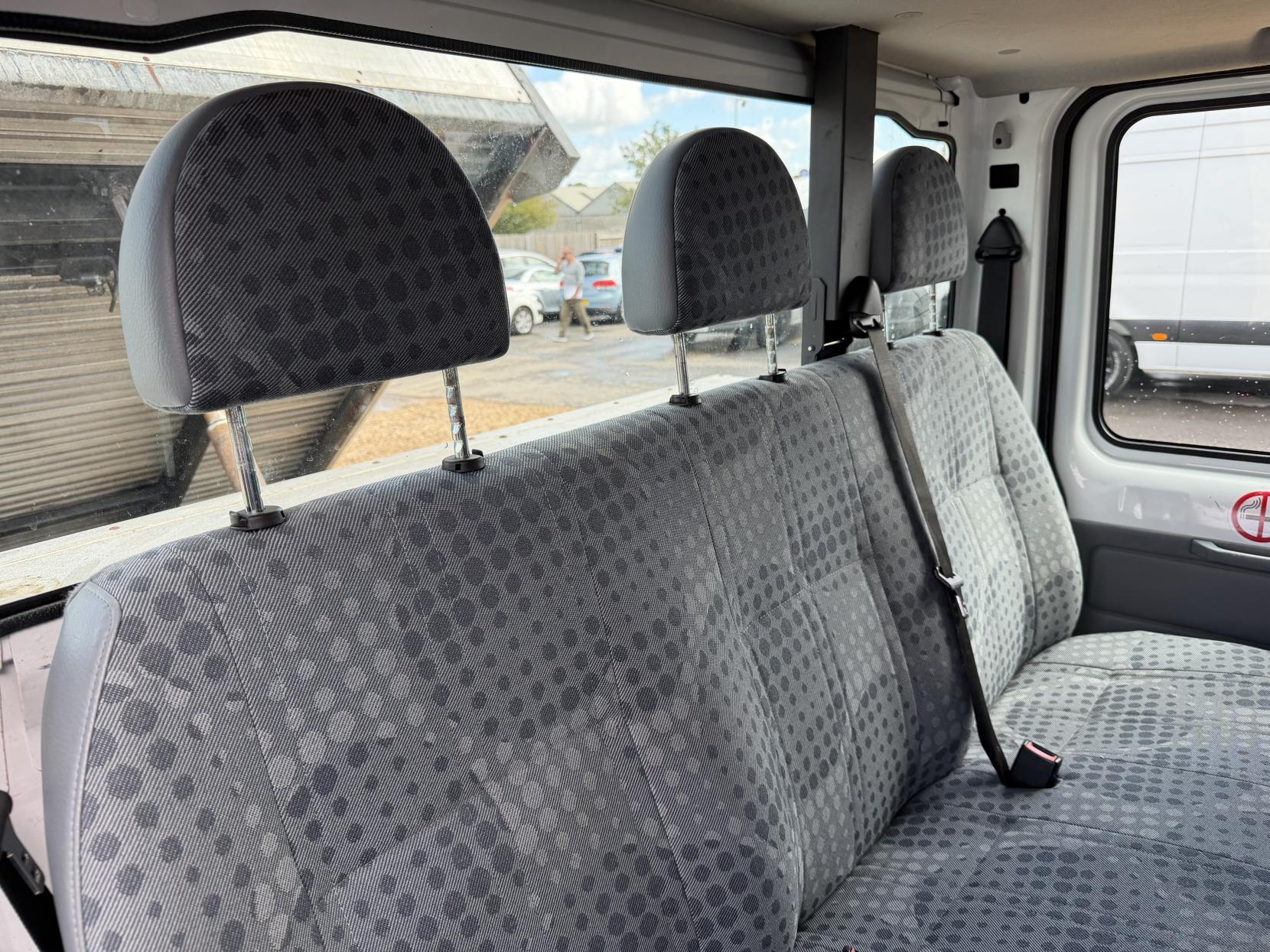 2010 Ford Transit 2.4 TDCi 350 Duratorq Chassis Cab 4dr Diesel Manual RWD L3 (DRW, DPF, 6Spd) (98 bhp) - Thumbnail 32