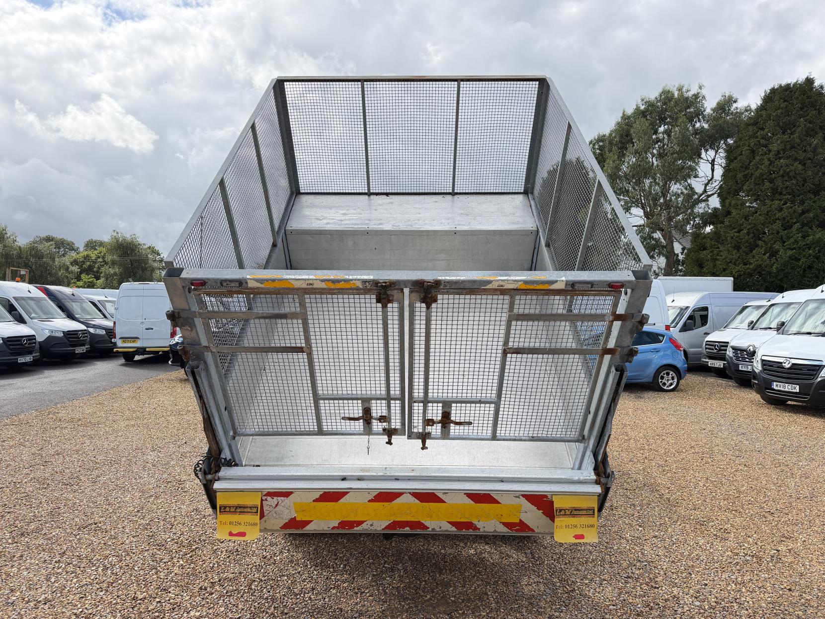 2010 Ford Transit 2.4 TDCi 350 Duratorq Chassis Cab 4dr Diesel Manual RWD L3 (DRW, DPF, 6Spd) (98 bhp) - Thumbnail 10
