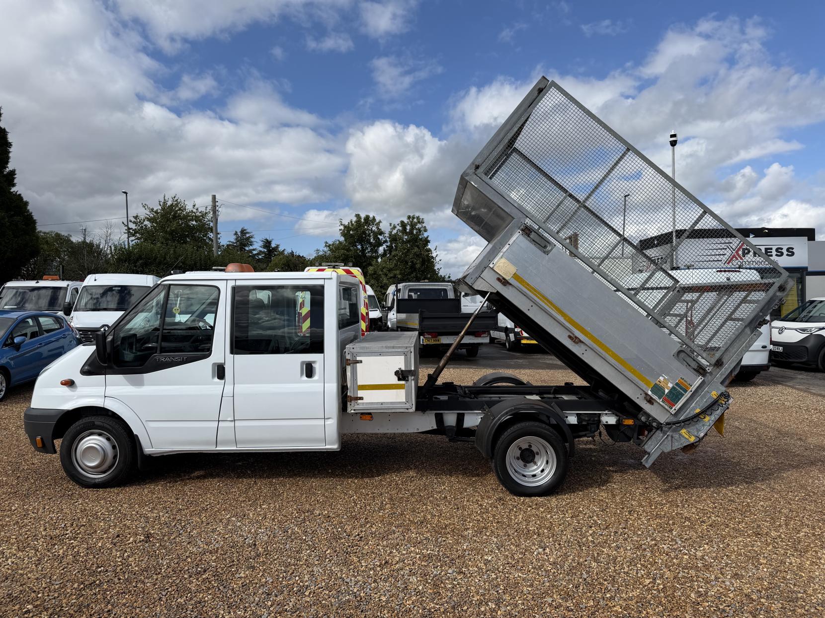 2010 Ford Transit 2.4 TDCi 350 Duratorq Chassis Cab 4dr Diesel Manual RWD L3 (DRW, DPF, 6Spd) (98 bhp) - Thumbnail 8