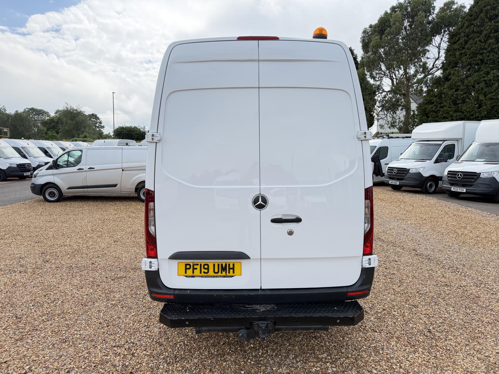 2019 Mercedes-Benz Sprinter 2.1 316 CDI Panel Van 5dr Diesel G-Tronic+ RWD L2 H2 Euro 6 (163 ps) - Thumbnail 9