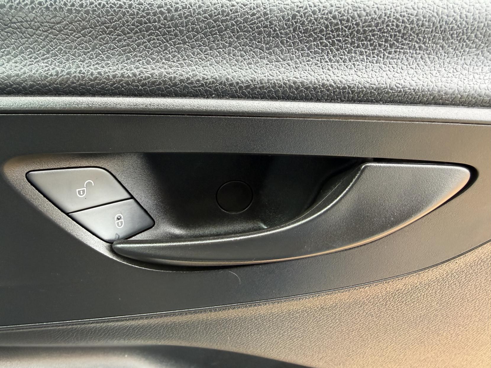 2019 Mercedes-Benz Sprinter 2.1 316 CDI Panel Van 5dr Diesel G-Tronic+ RWD L2 H2 Euro 6 (163 ps) - Thumbnail 36