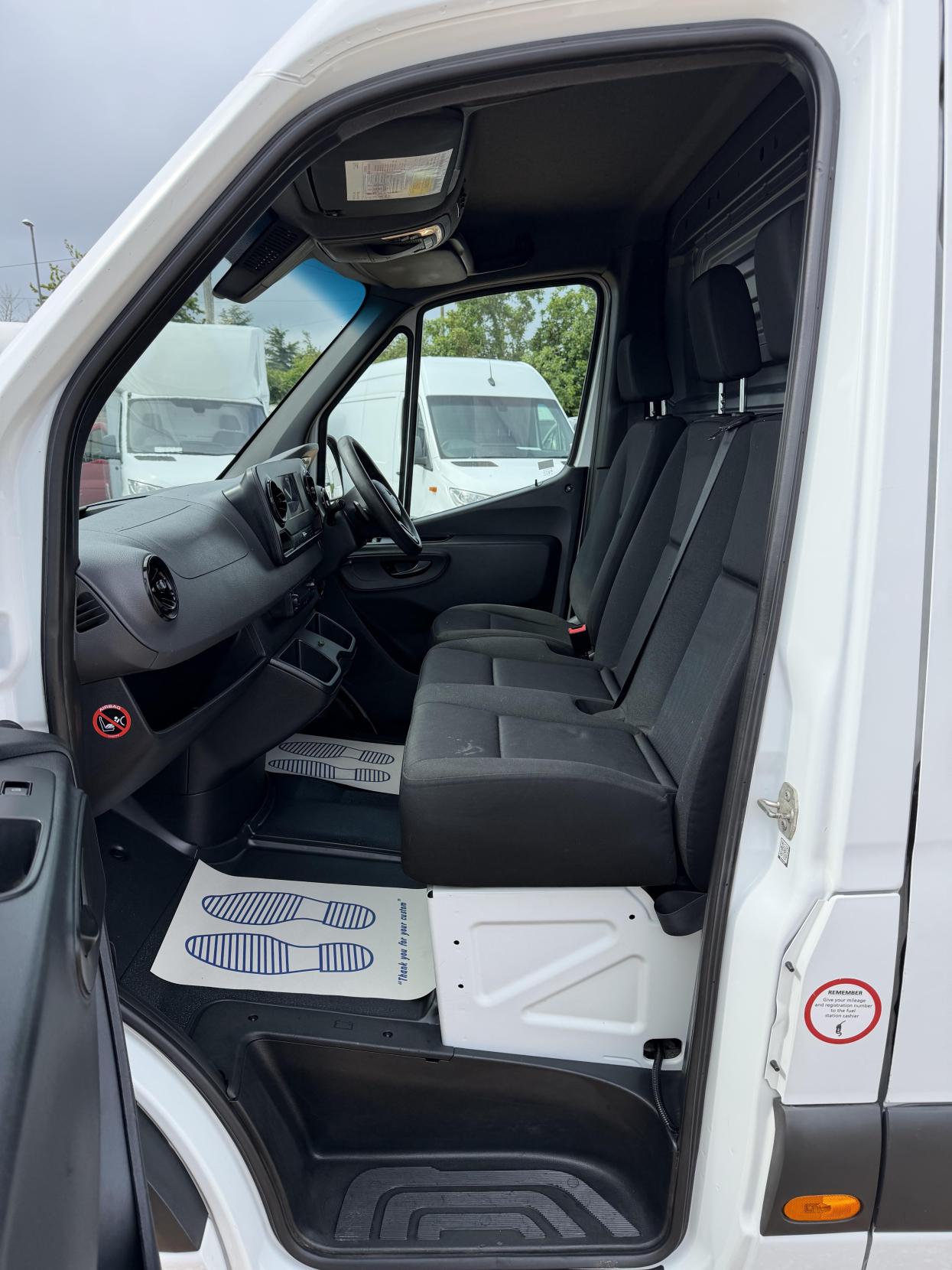 2019 Mercedes-Benz Sprinter 2.1 316 CDI Panel Van 5dr Diesel G-Tronic+ RWD L2 H2 Euro 6 (163 ps) - Thumbnail 18
