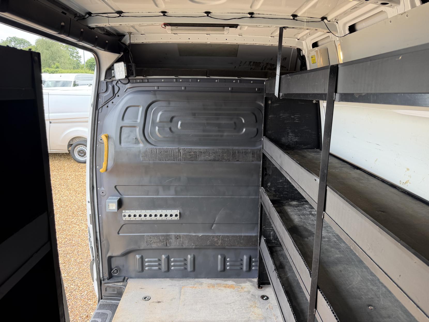 2019 Mercedes-Benz Sprinter 2.1 316 CDI Panel Van 5dr Diesel G-Tronic+ RWD L2 H2 Euro 6 (163 ps) - Thumbnail 25