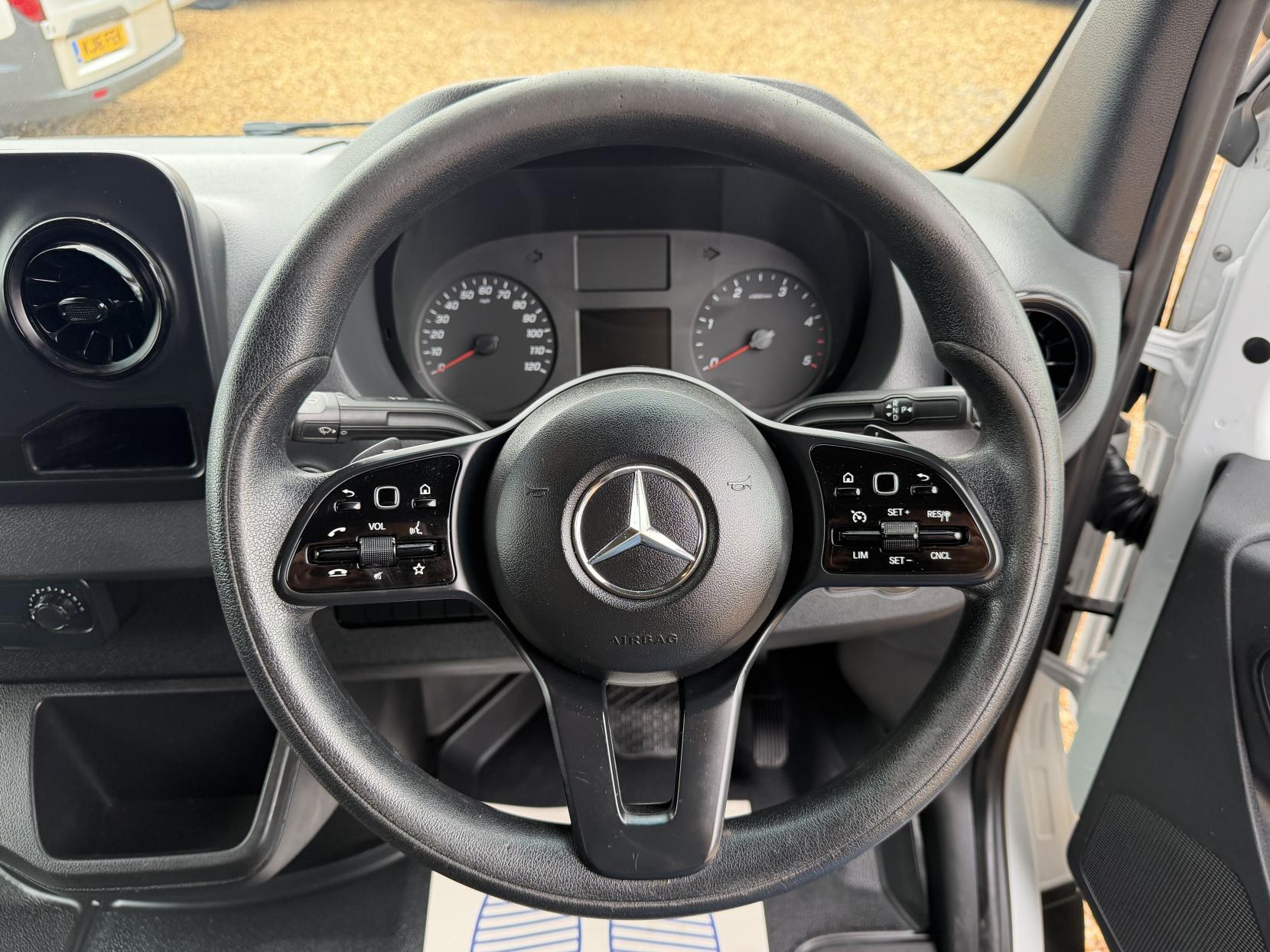 2019 Mercedes-Benz Sprinter 2.1 316 CDI Panel Van 5dr Diesel G-Tronic+ RWD L2 H2 Euro 6 (163 ps) - Thumbnail 47