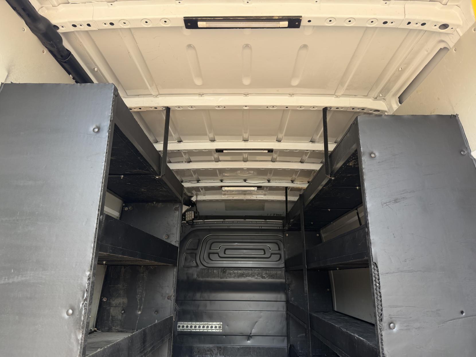 2019 Mercedes-Benz Sprinter 2.1 316 CDI Panel Van 5dr Diesel G-Tronic+ RWD L2 H2 Euro 6 (163 ps) - Thumbnail 37