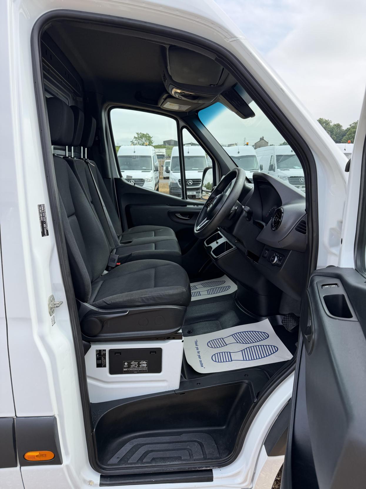 2019 Mercedes-Benz Sprinter 2.1 316 CDI Panel Van 5dr Diesel G-Tronic+ RWD L2 H2 Euro 6 (163 ps) - Thumbnail 16